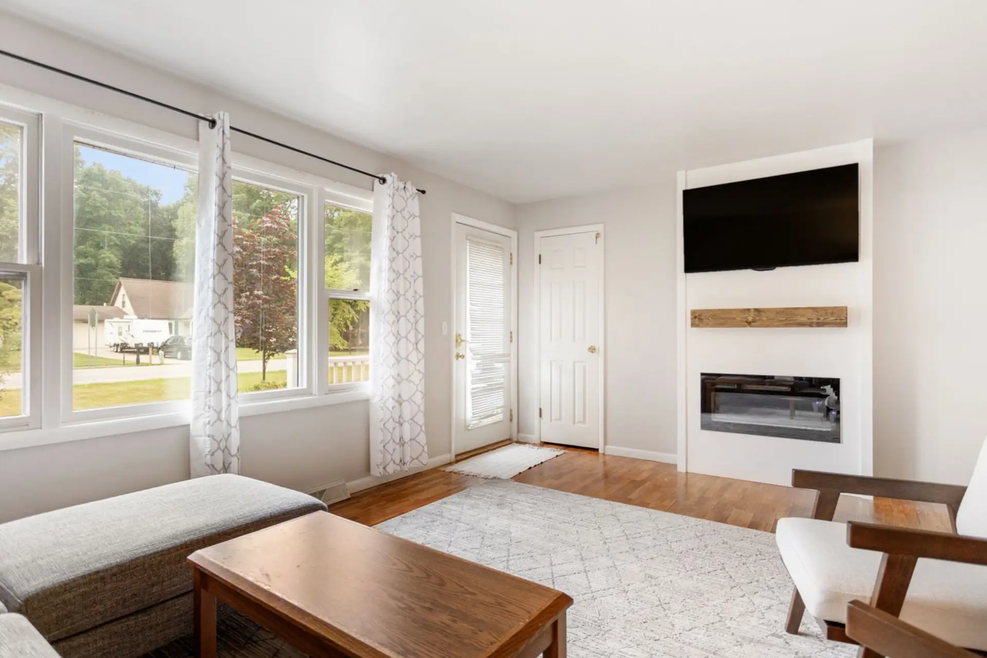 27-web-or-mls-429-lakeshore-ave