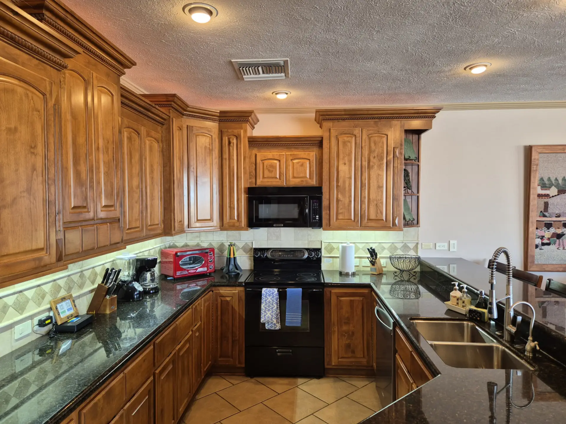 Fully Equipped  kitchen