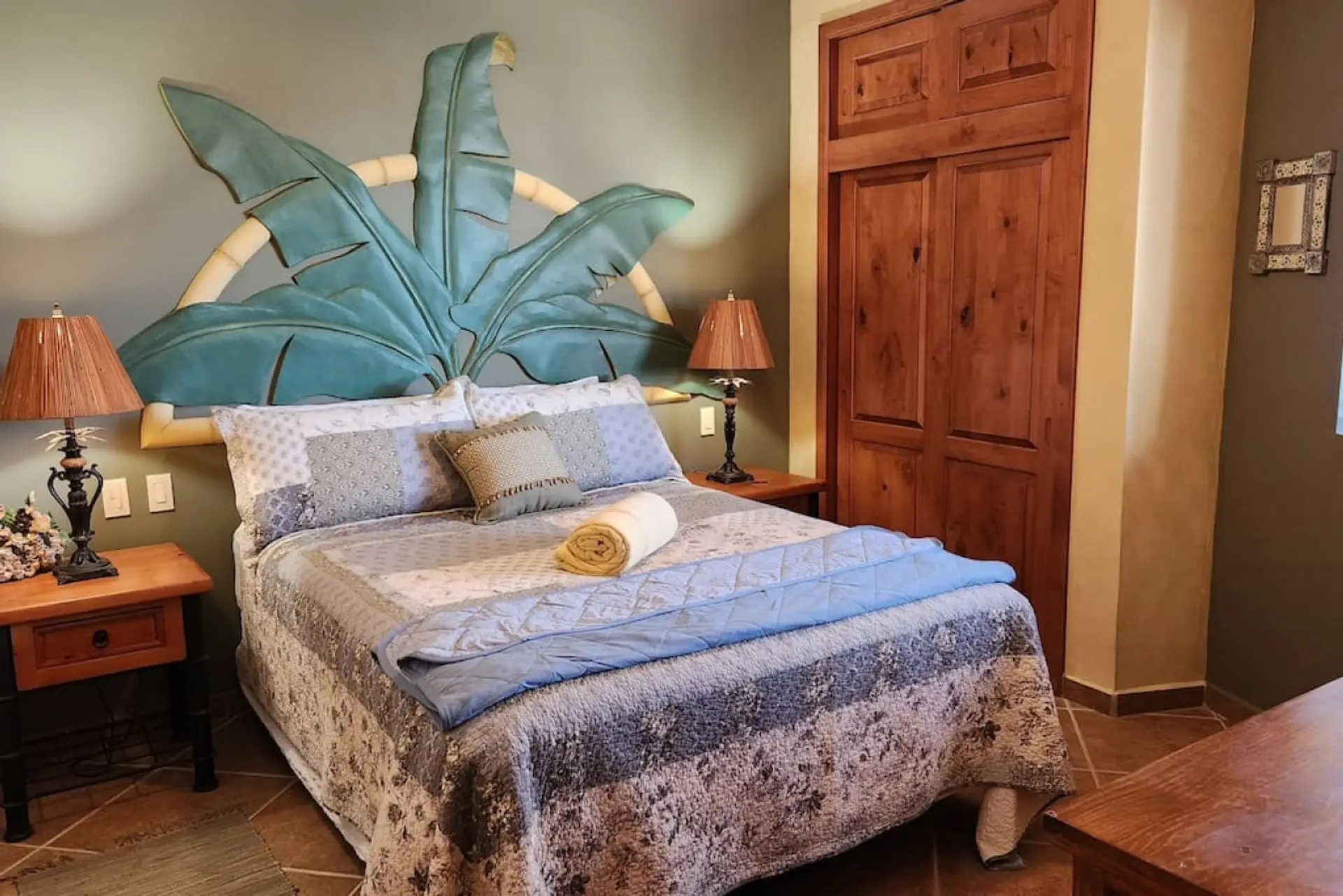 Guest bedroom