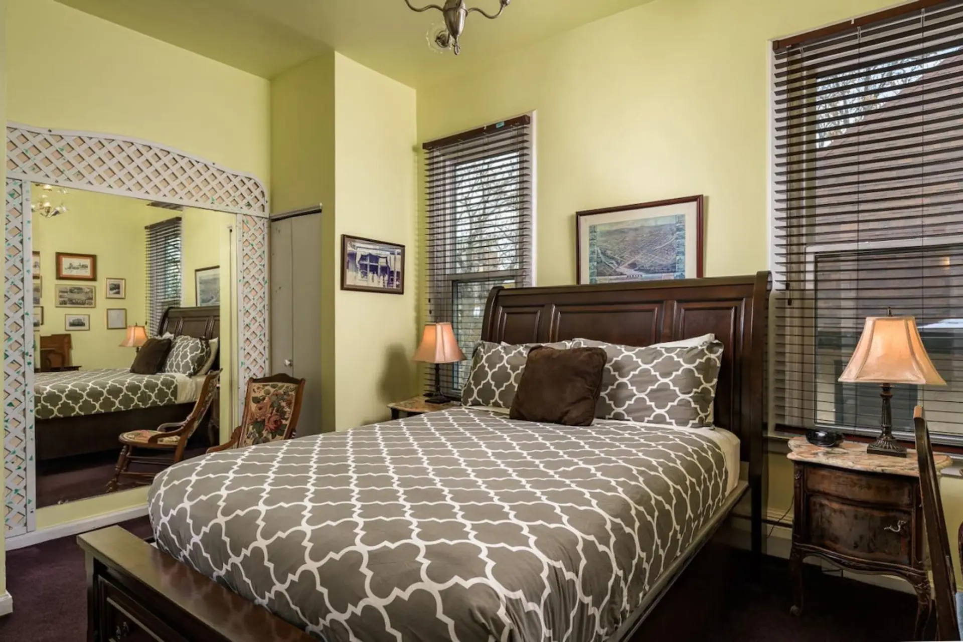 Queen Size Bed Suite