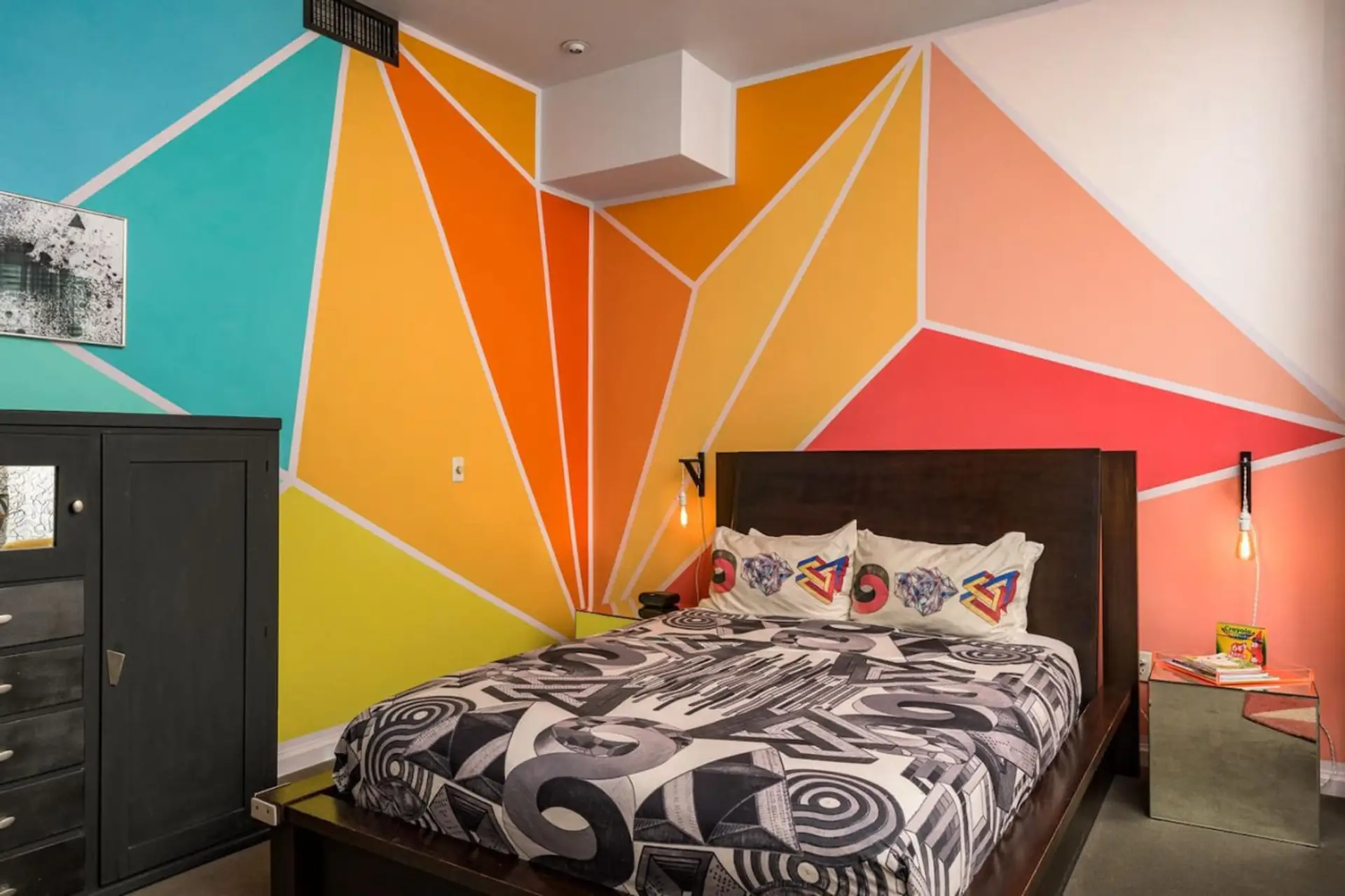 Queen Bed Suite