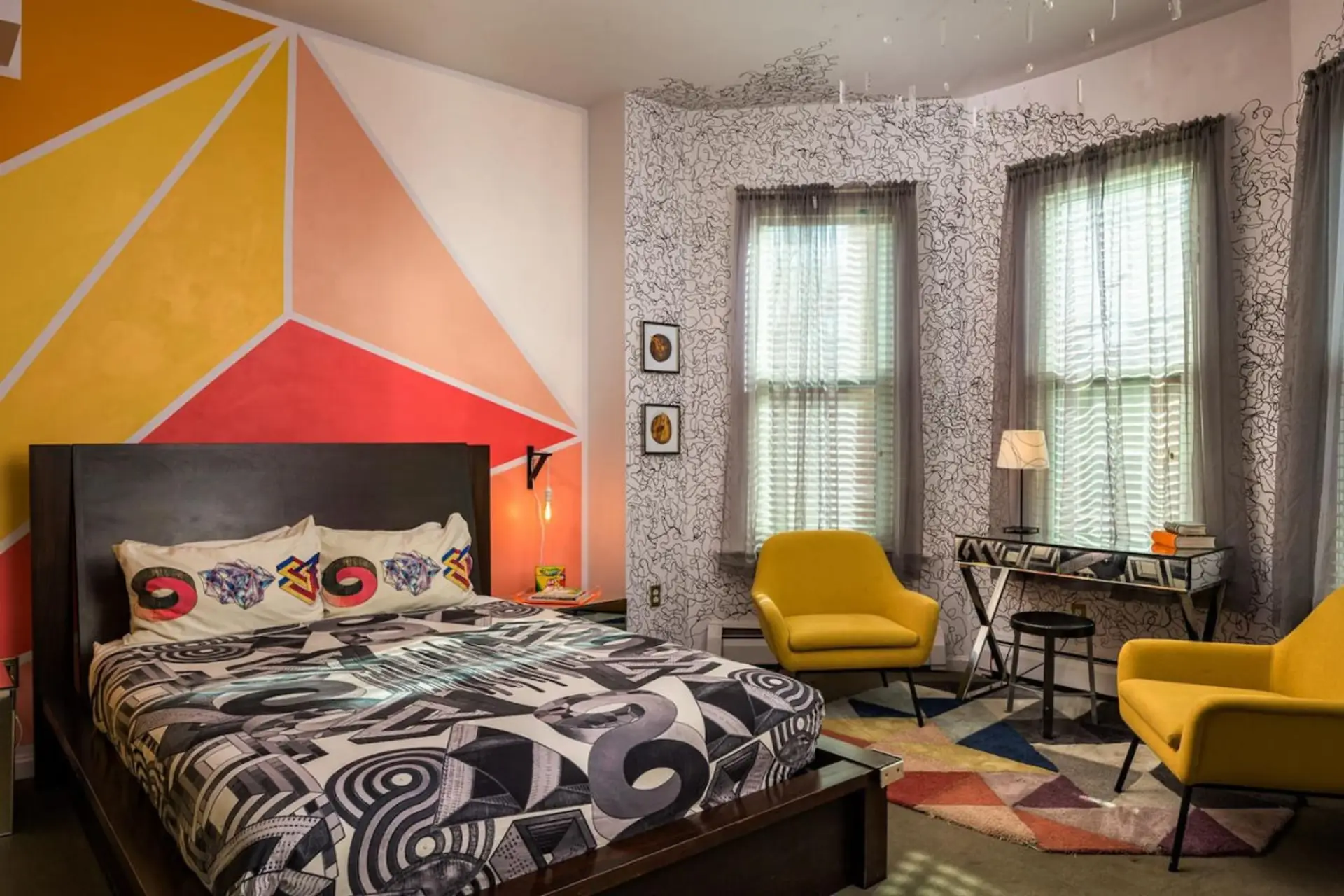 Queen Bed Suite