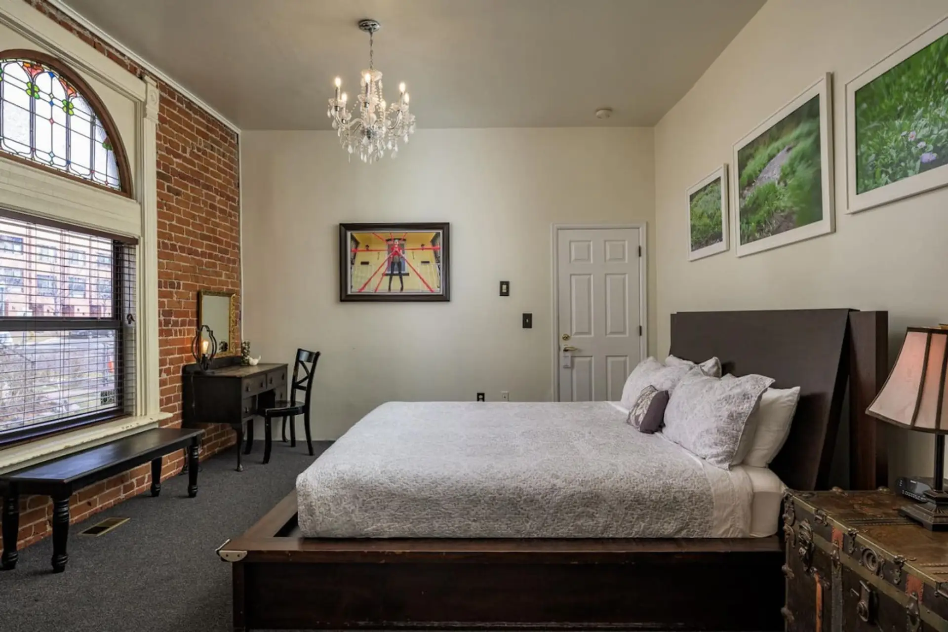 King Size Bed Artist Suite W/ City Views