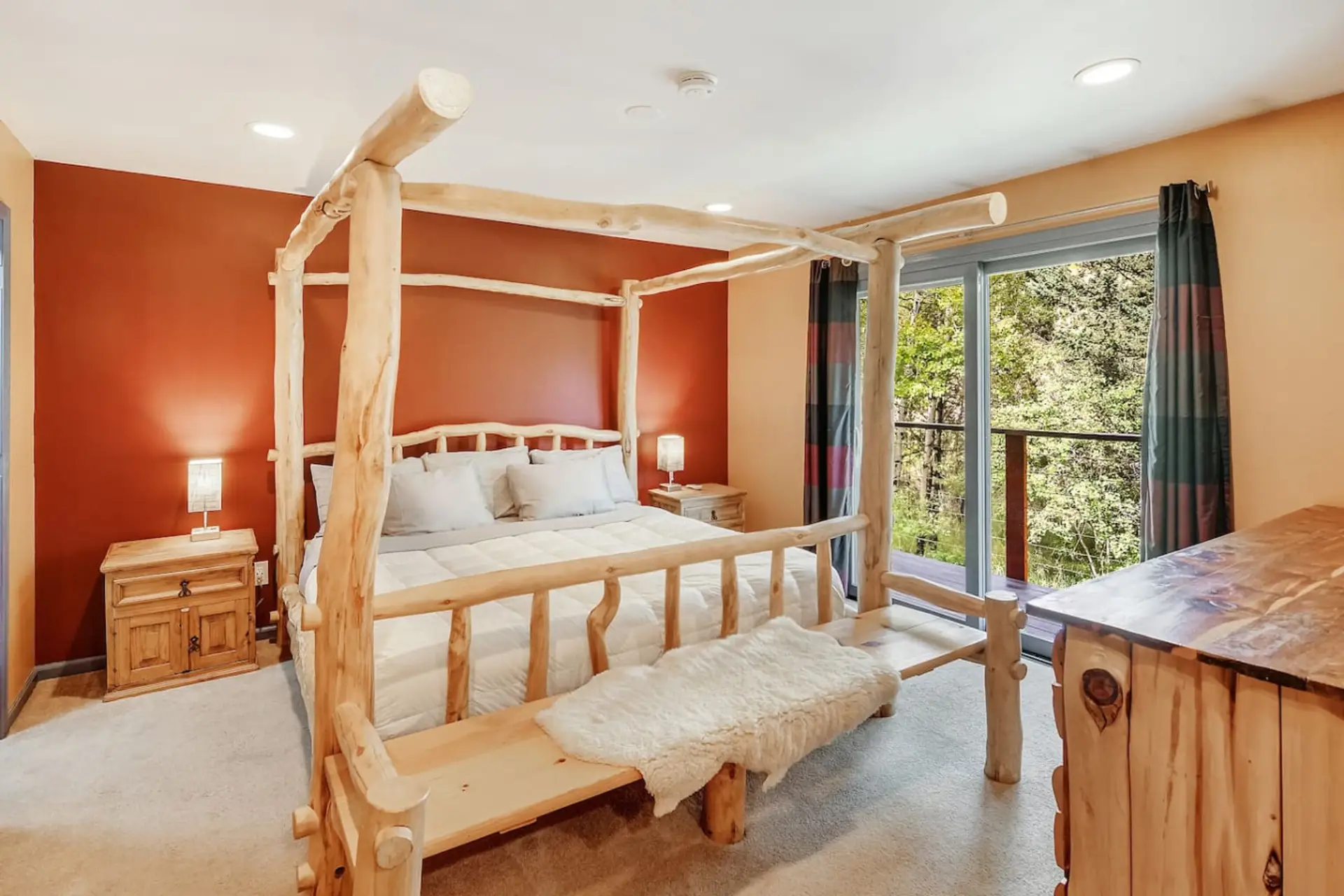 Primary Bedroom with King Bed and En Suite Bathroom