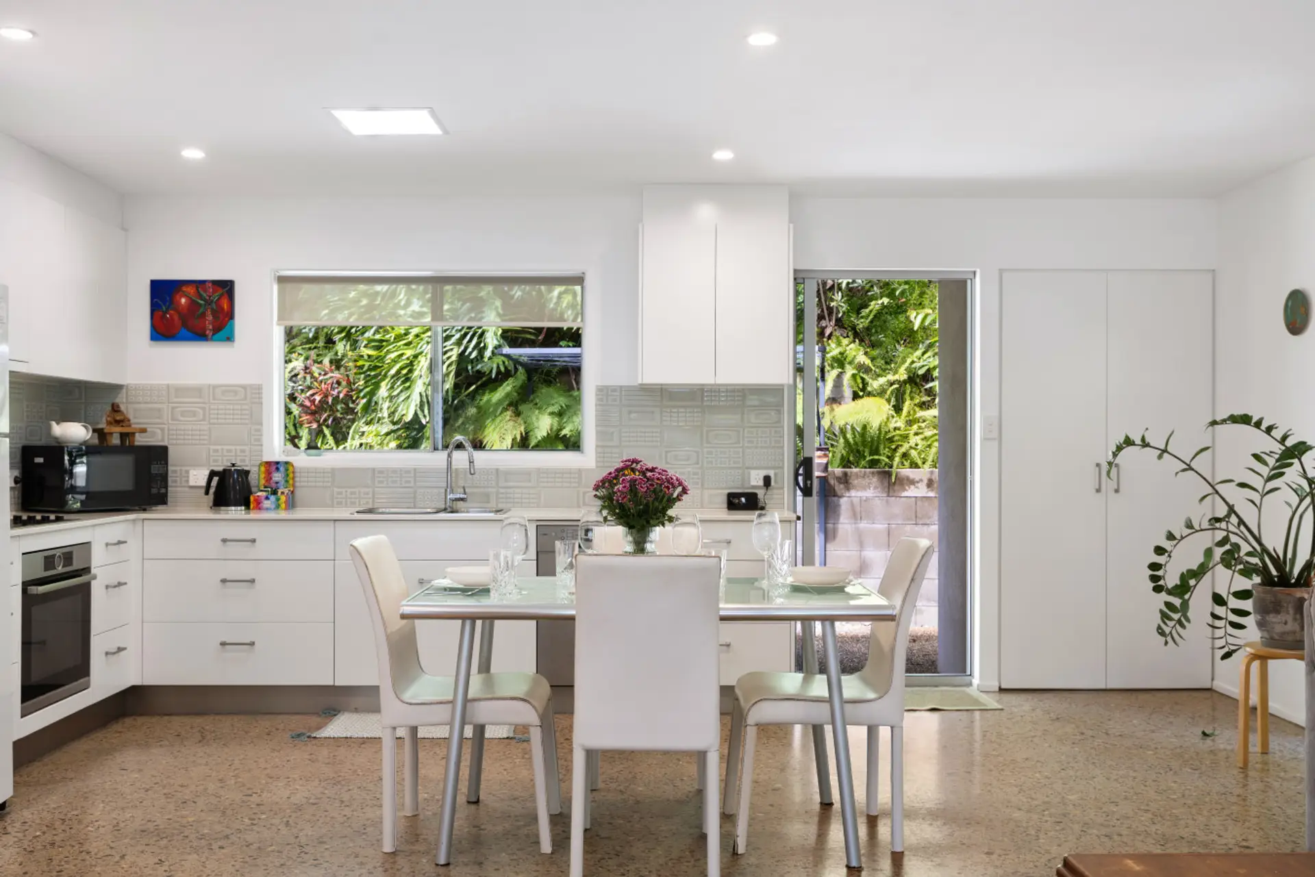 Open plan kitchen and dining area