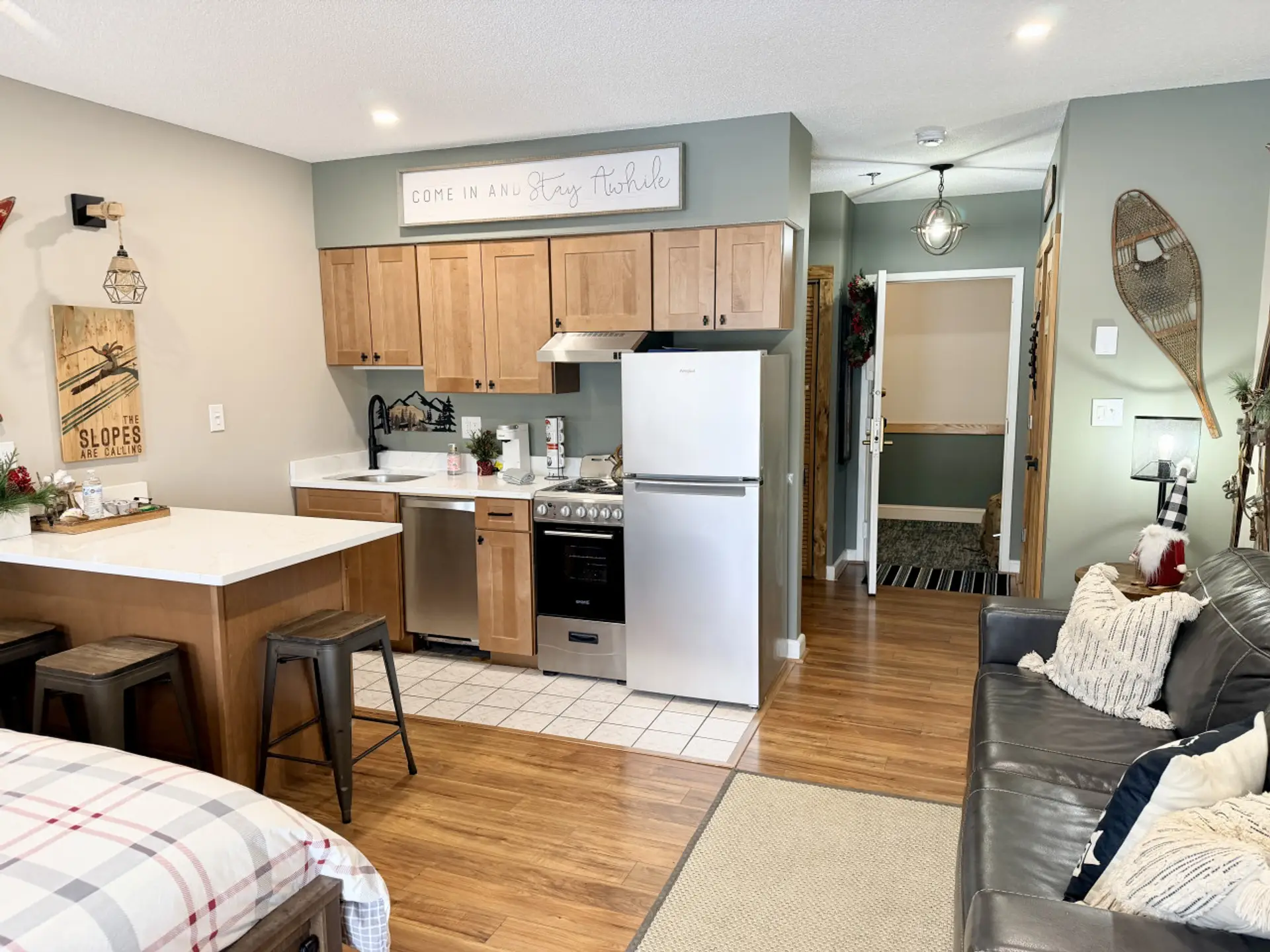 New Kitchen with Quartz Counters