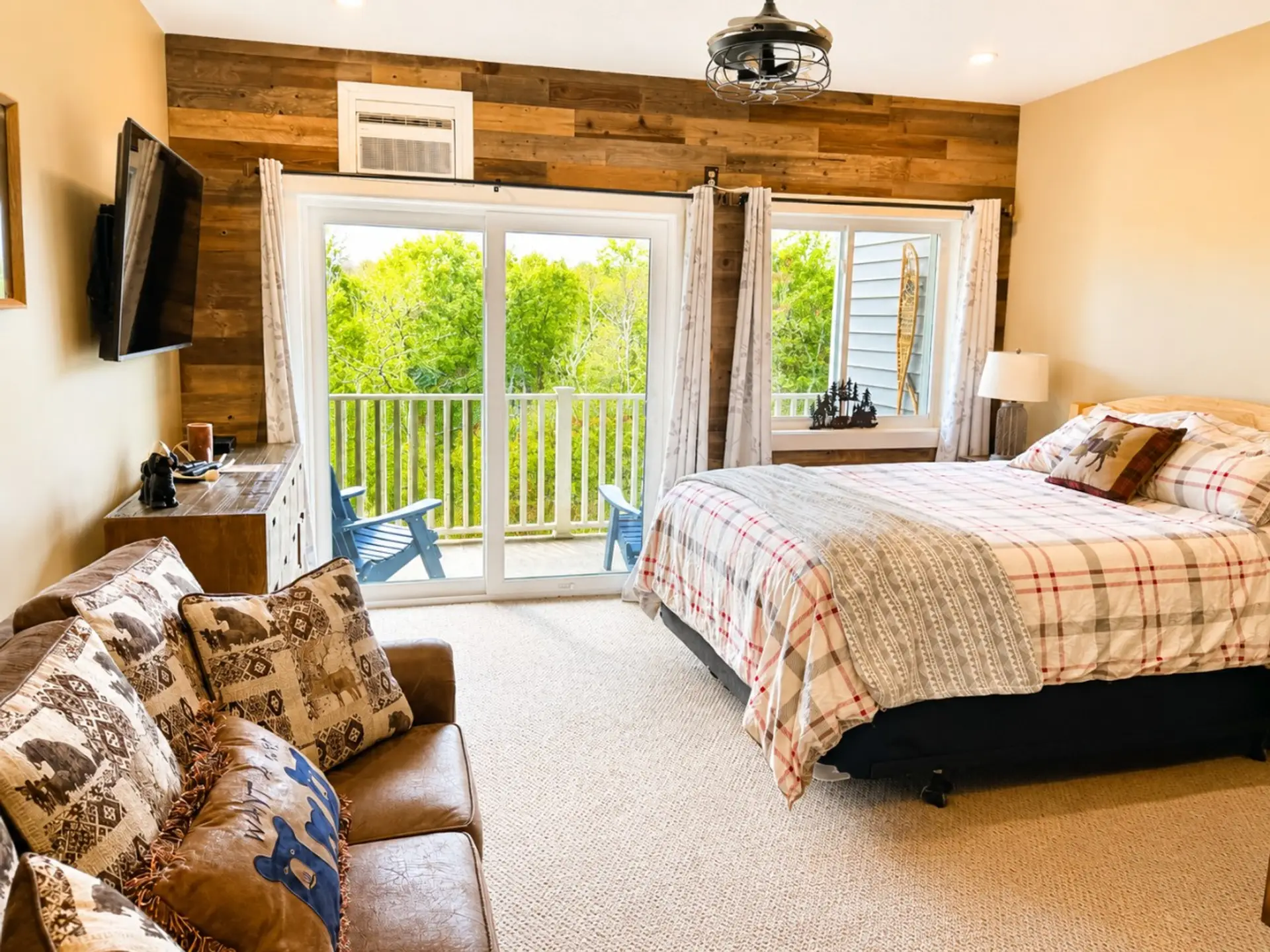 Our comfy queen bed with gorgeous views!