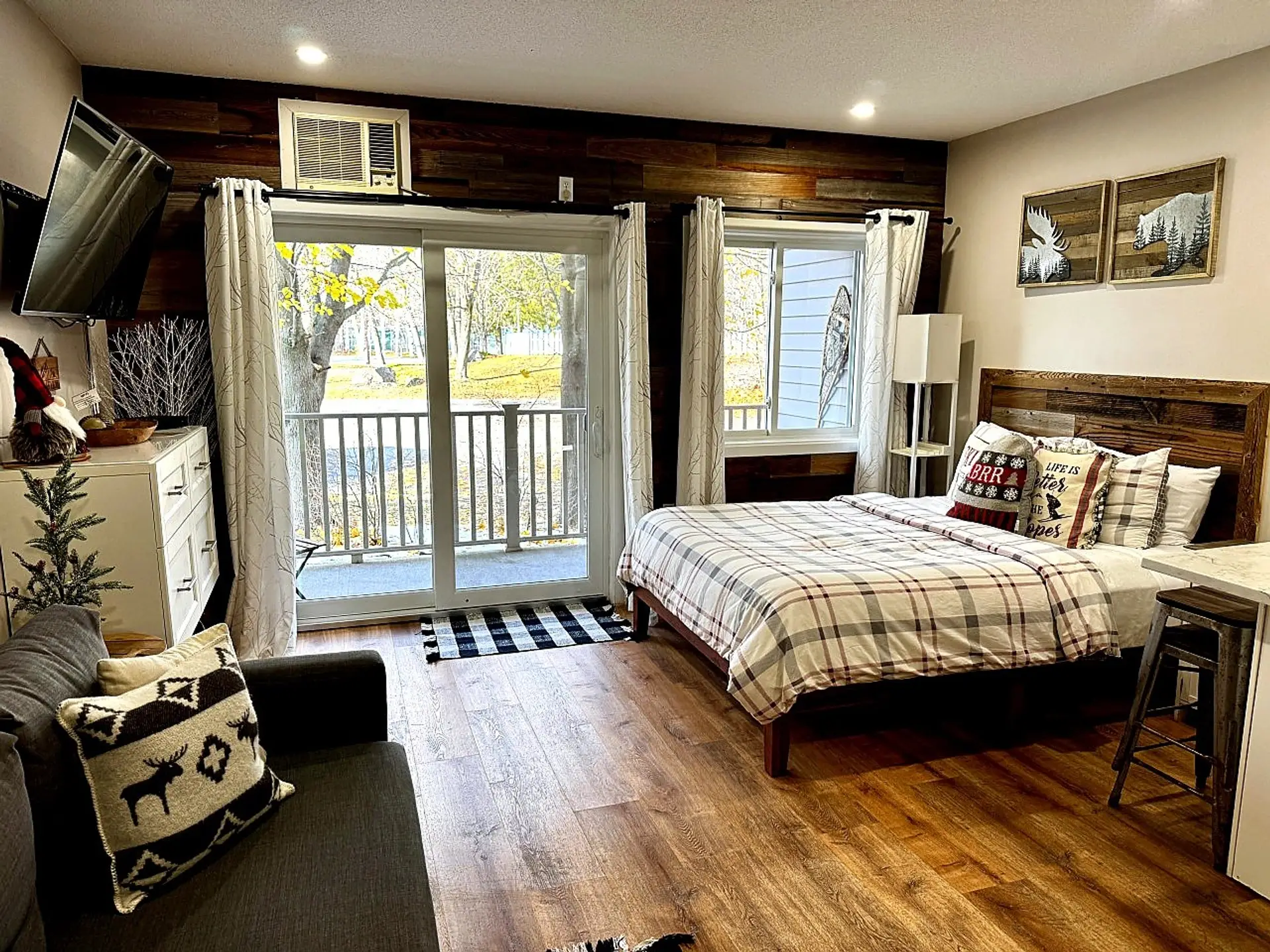 Queen Bedroom | Reclaimed Wood Wall | Balcony | Sleeps 4