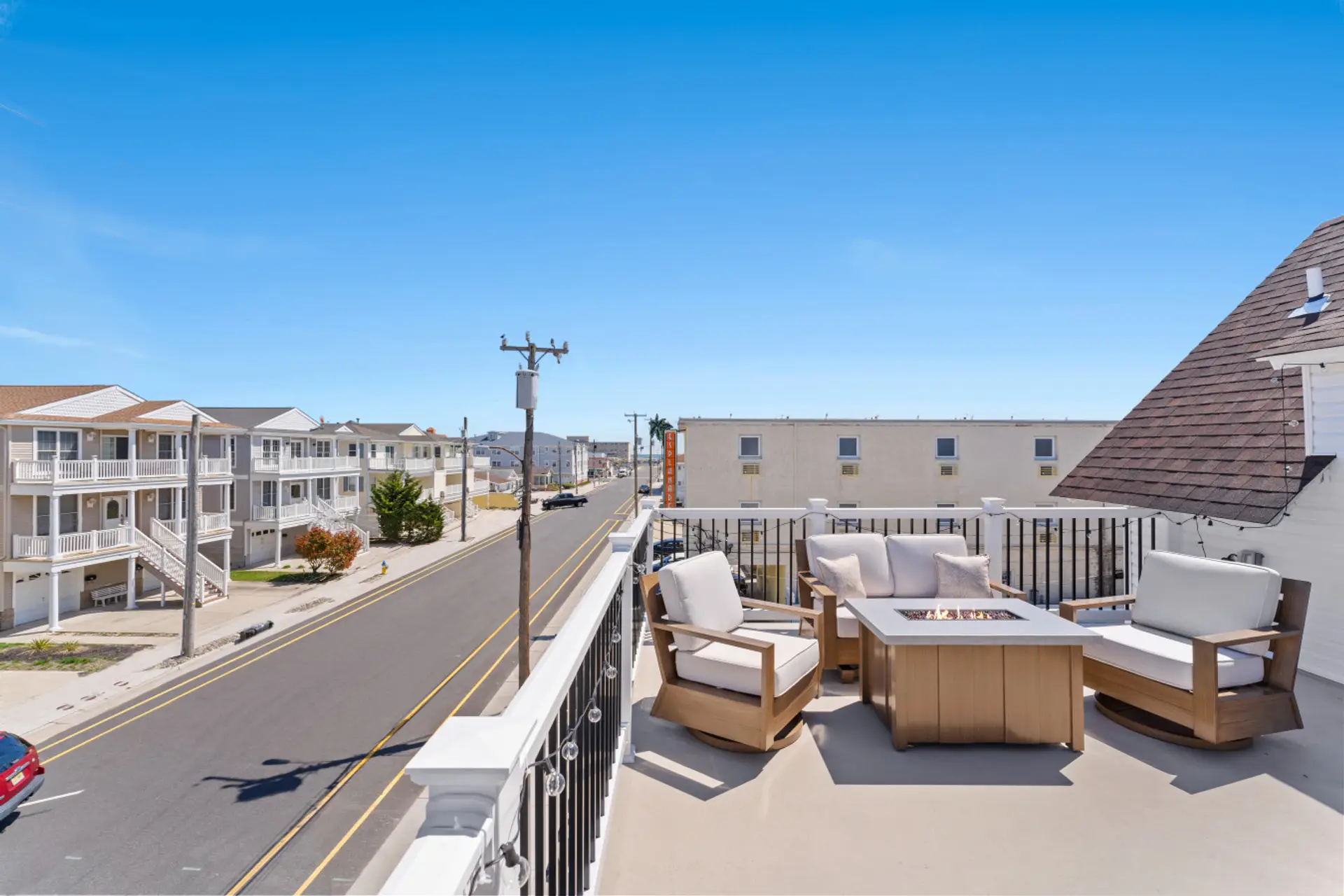 Casa 218 Rooftop Deck with Fire Pit and Ocean Views