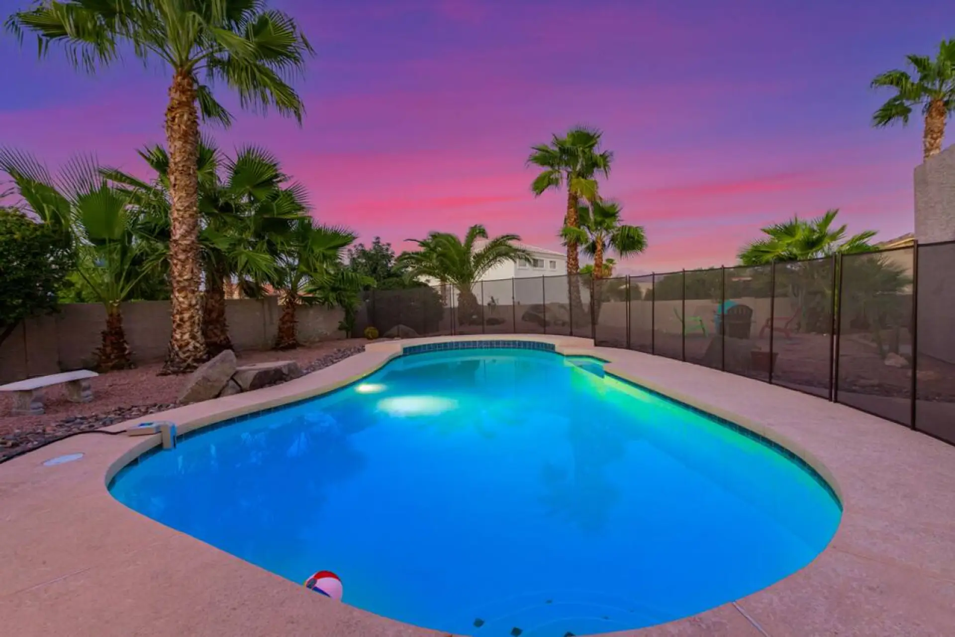 Sparkling deep pool.  New hand rail not pictured. Pool Heat available at the below cost: April - October $95 per day November - March $125 per day.