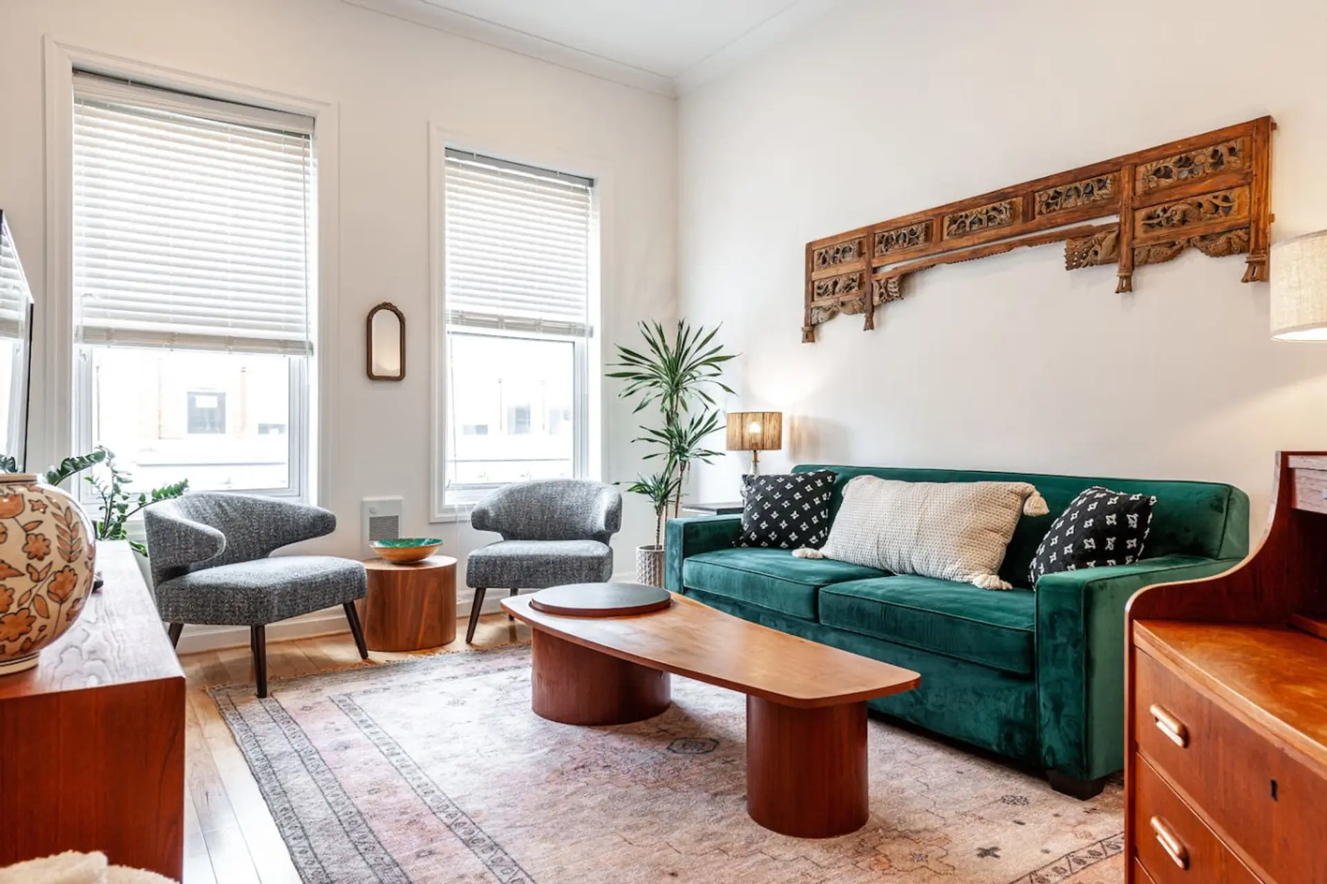 Step into The Greenhouse at Juno Lofts, a heritage short-term rental in Stratford Ontario blending industrial charm with plant-filled serenity — just minutes from the Stratford Festival Theatre. #StratfordOntarioAirbnb #JunoLoftsStratford #CulturalGetaway