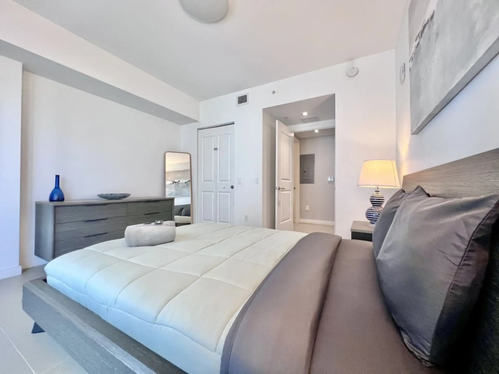 Welcome to Lunabase's Cityscape Serenity!