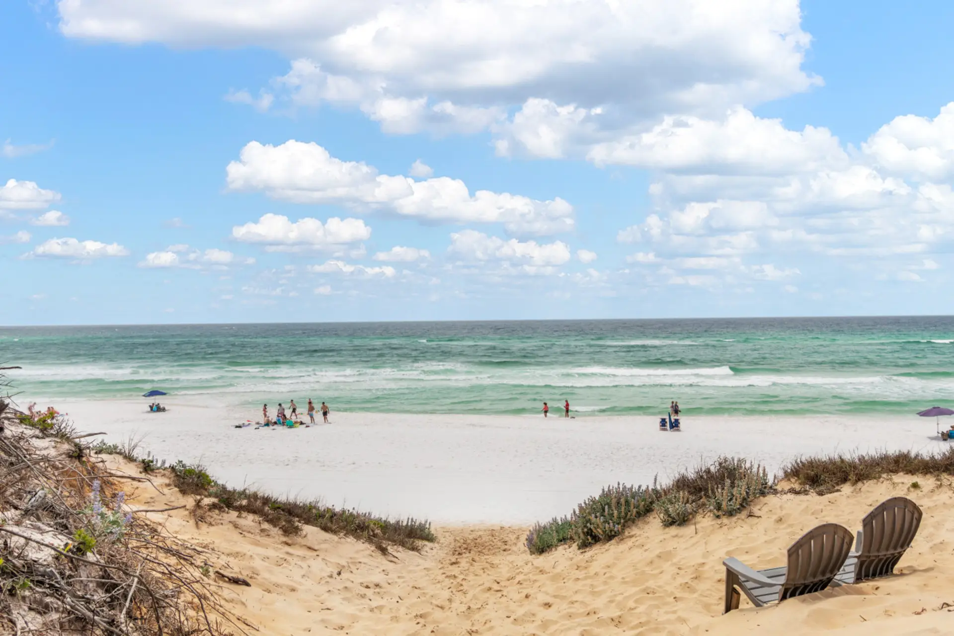 Private deeded Montigo ave Beach access 2 min walk from home
