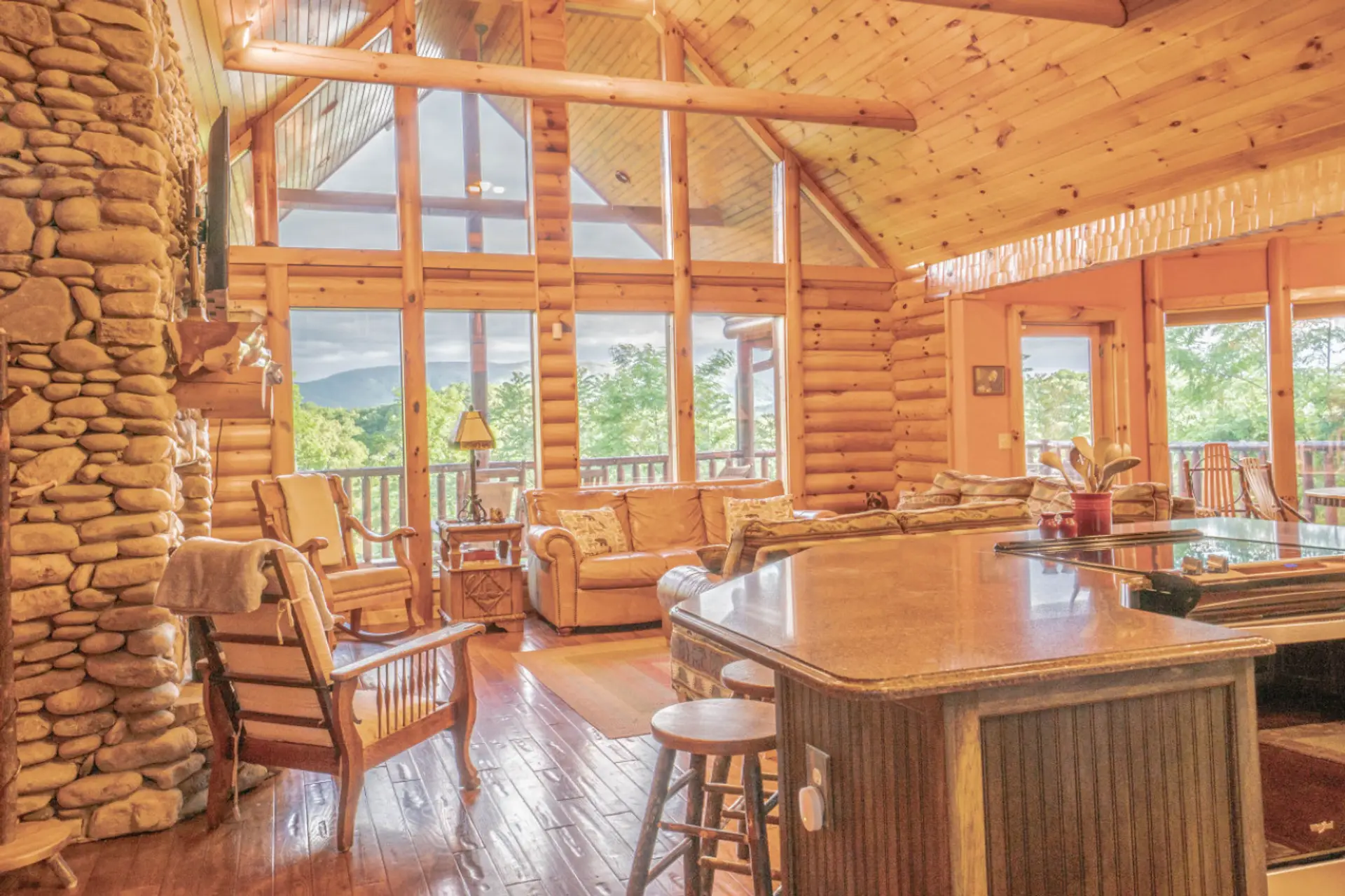 Lodge| Open Concept Kitchen-Living-Dining