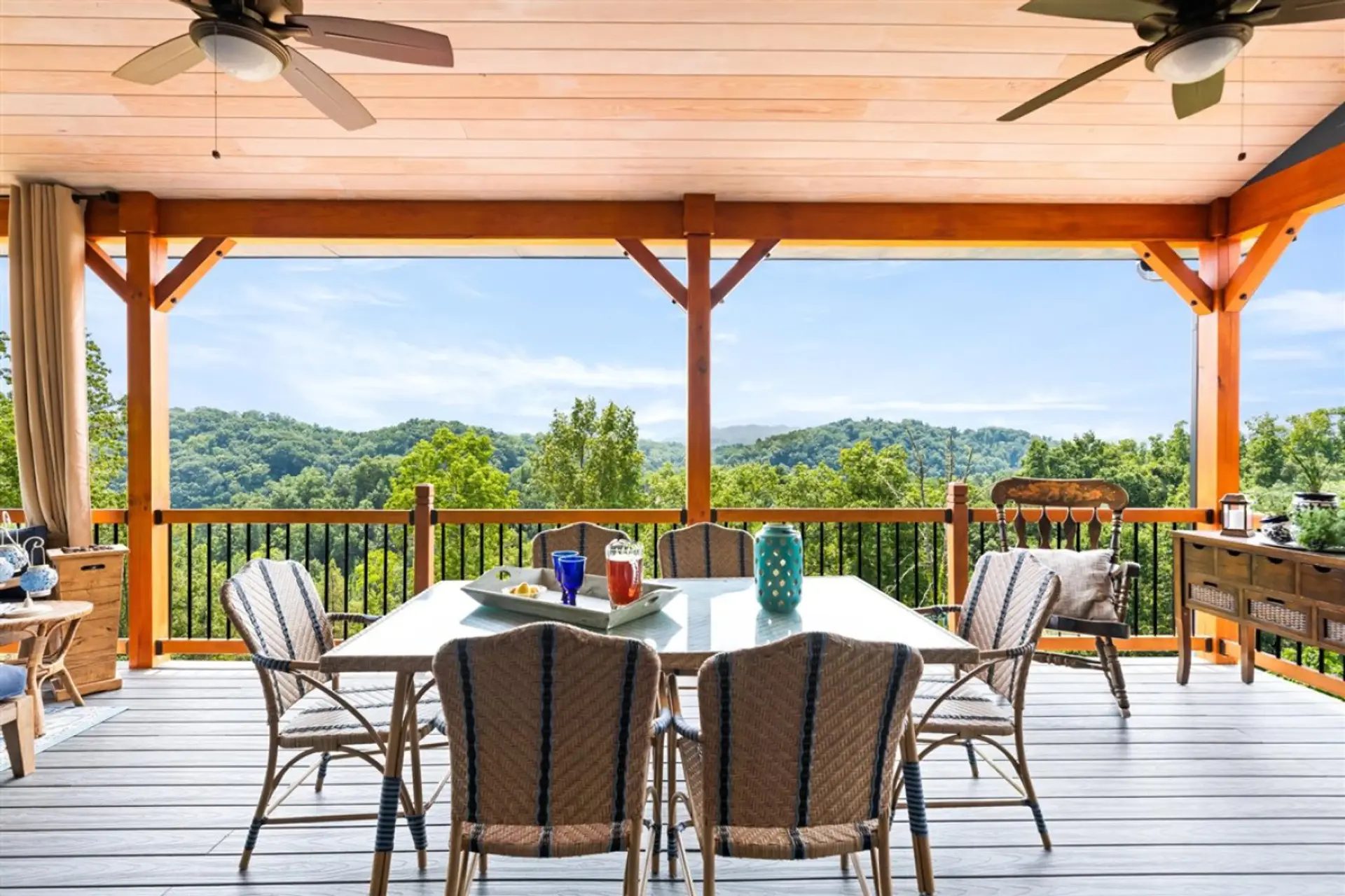 Upper-Deck Dining & Seating Area