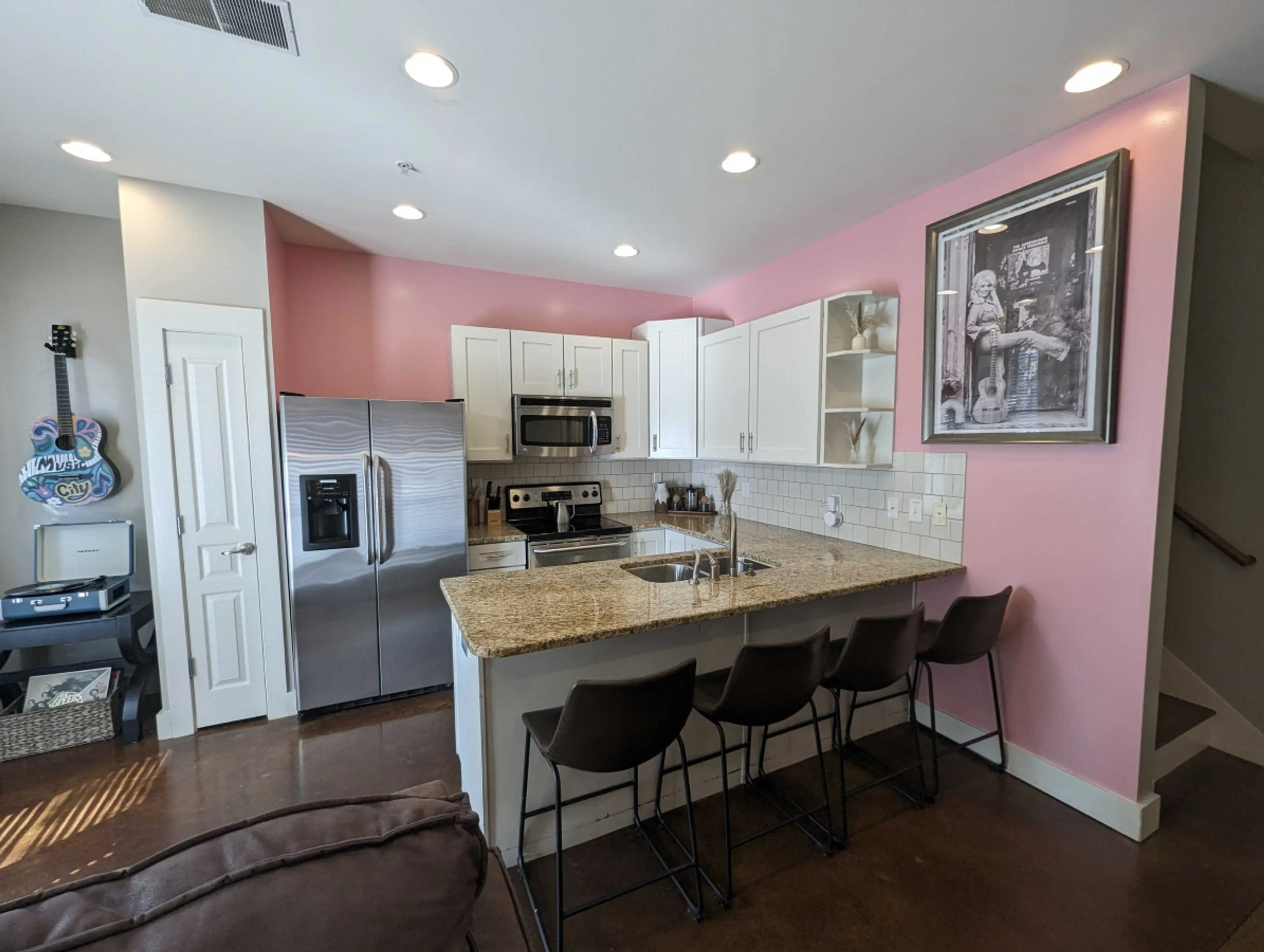 A fully stocked kitchen awaits!