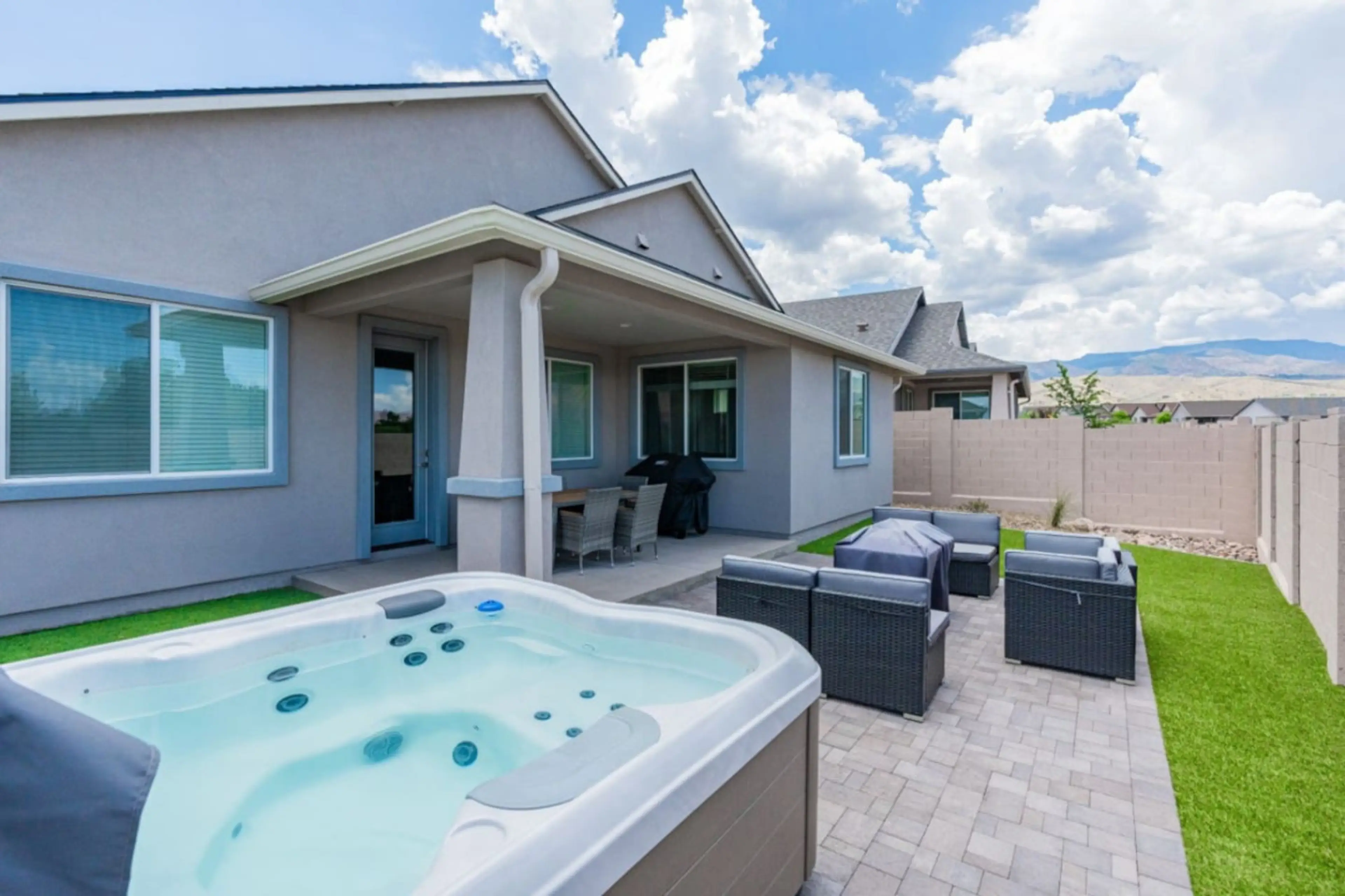 Soak, grill & lounge in style with stunning outdoor views all around.