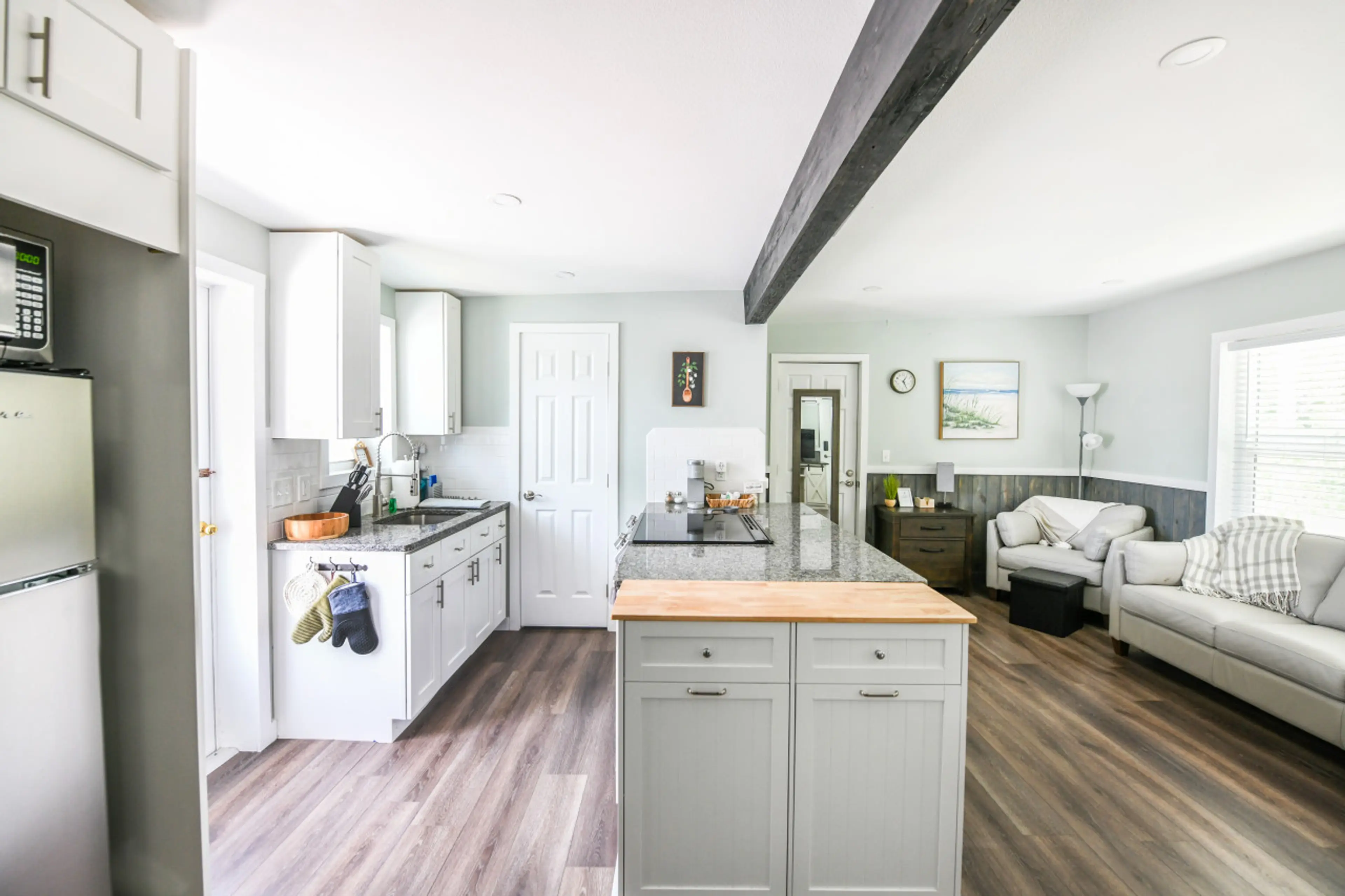 Kitchen - Stovetop, Sink, Refrigerator, Microwave