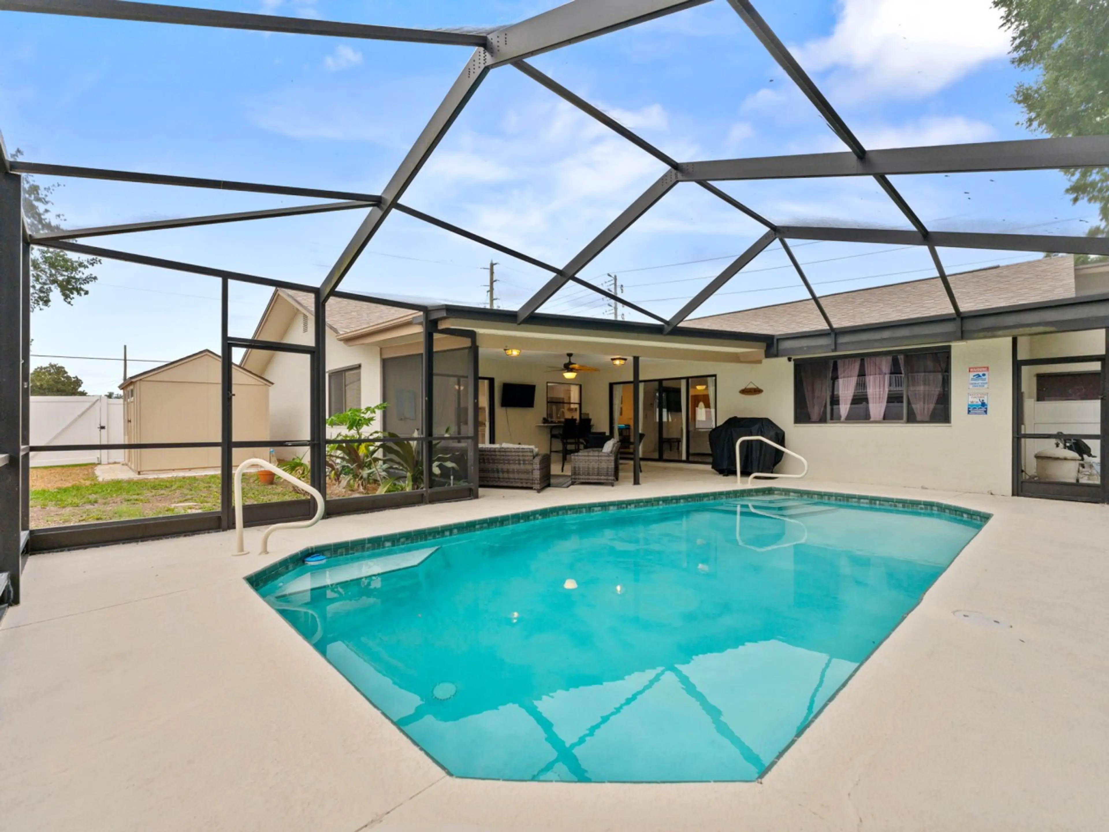 Pool/Backyard
