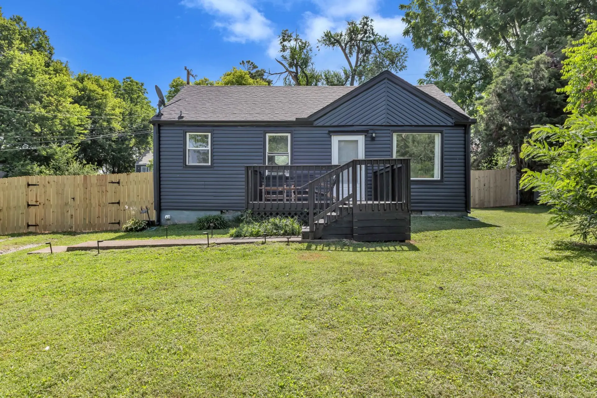 Kirby Cottage: 2 bed 1 bath