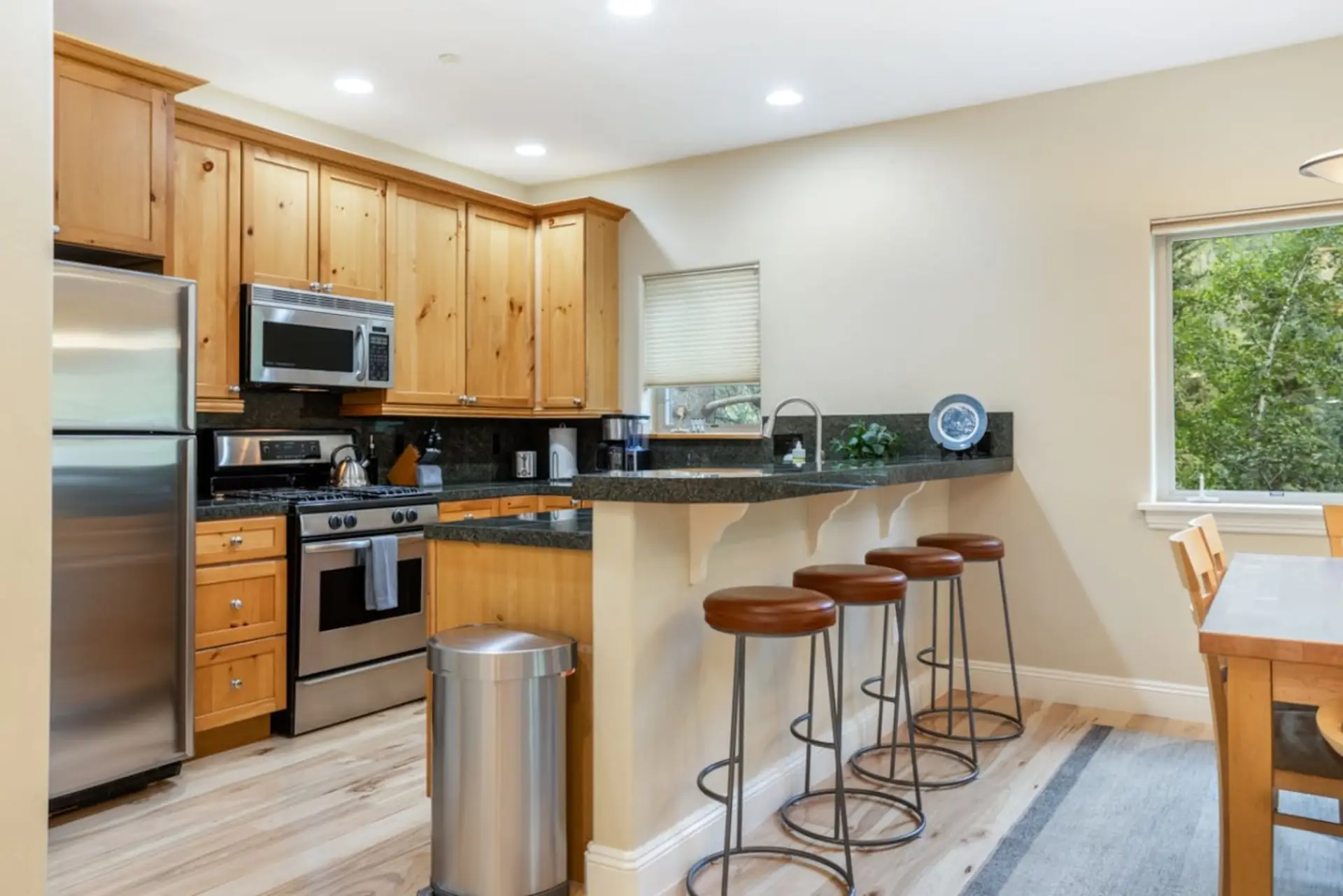 Fully equipped kitchen for easy family breakfasts, après-ski snacks, and meals during your Vail getaway