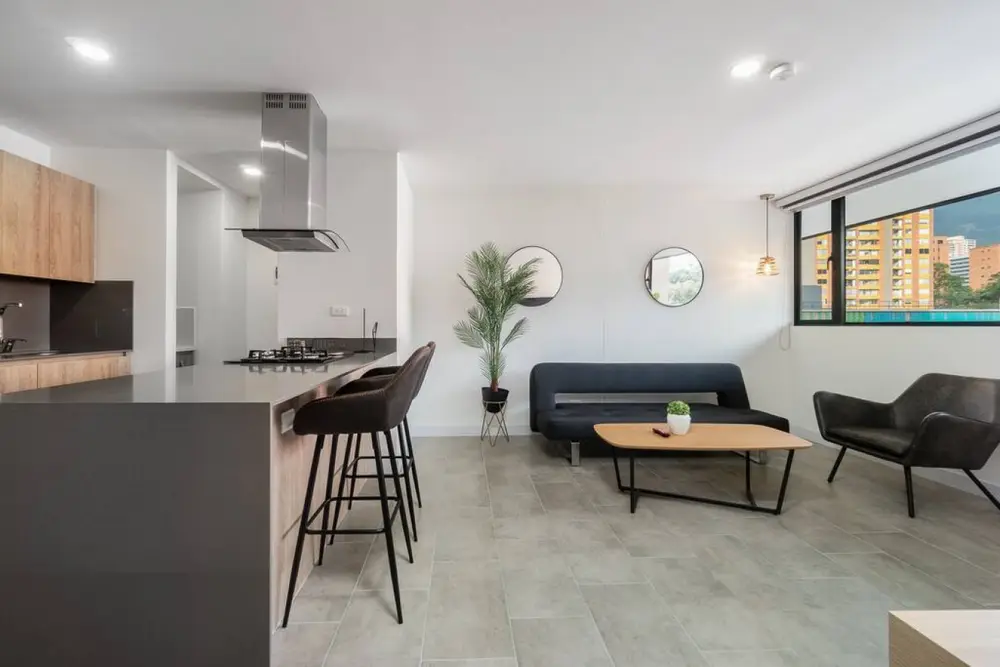 Go Living & Suites - 402