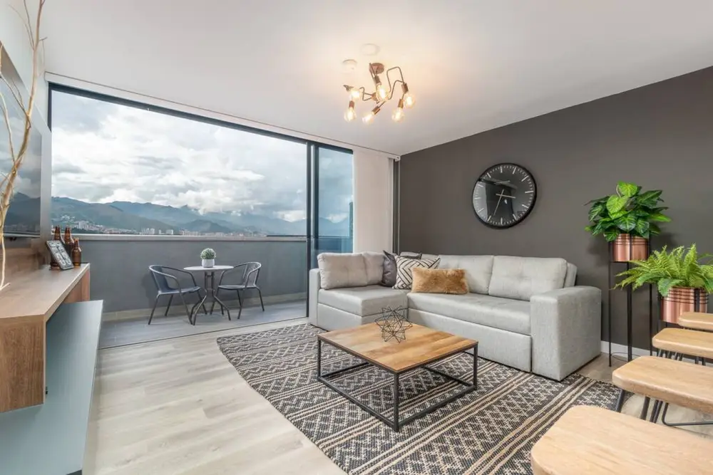 Go Living & Suites - 708