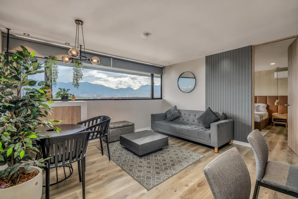 Go Living & Suites - 801