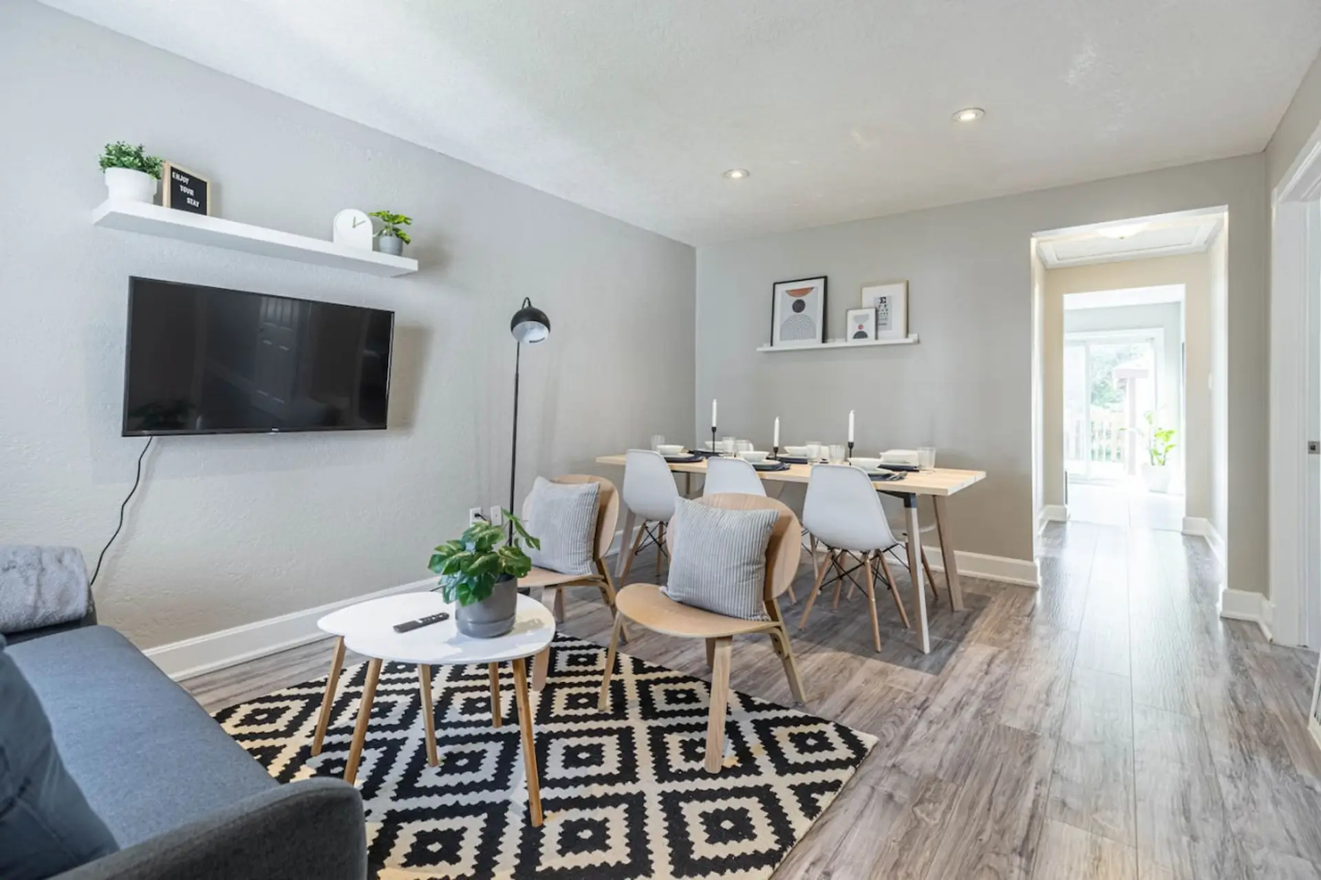 Travelling for Work? Ask About Exclusive Rates for Monthly Stays! #StayRentX