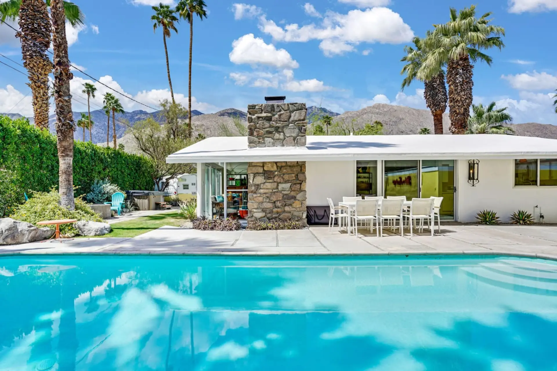 Pristine view of Twin Palms!