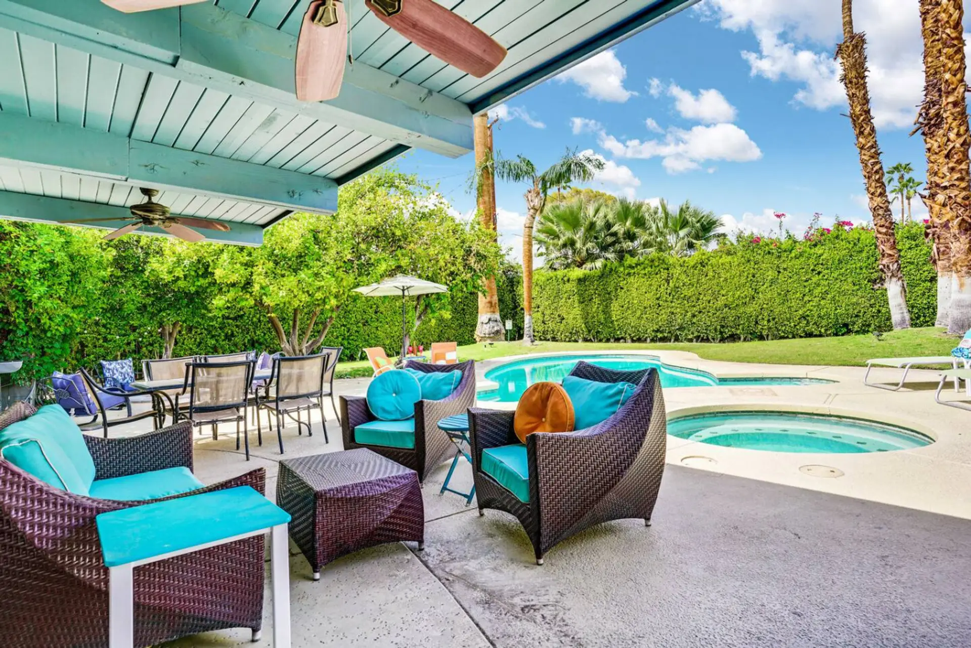 The ideal hangout between swims and BBQs.