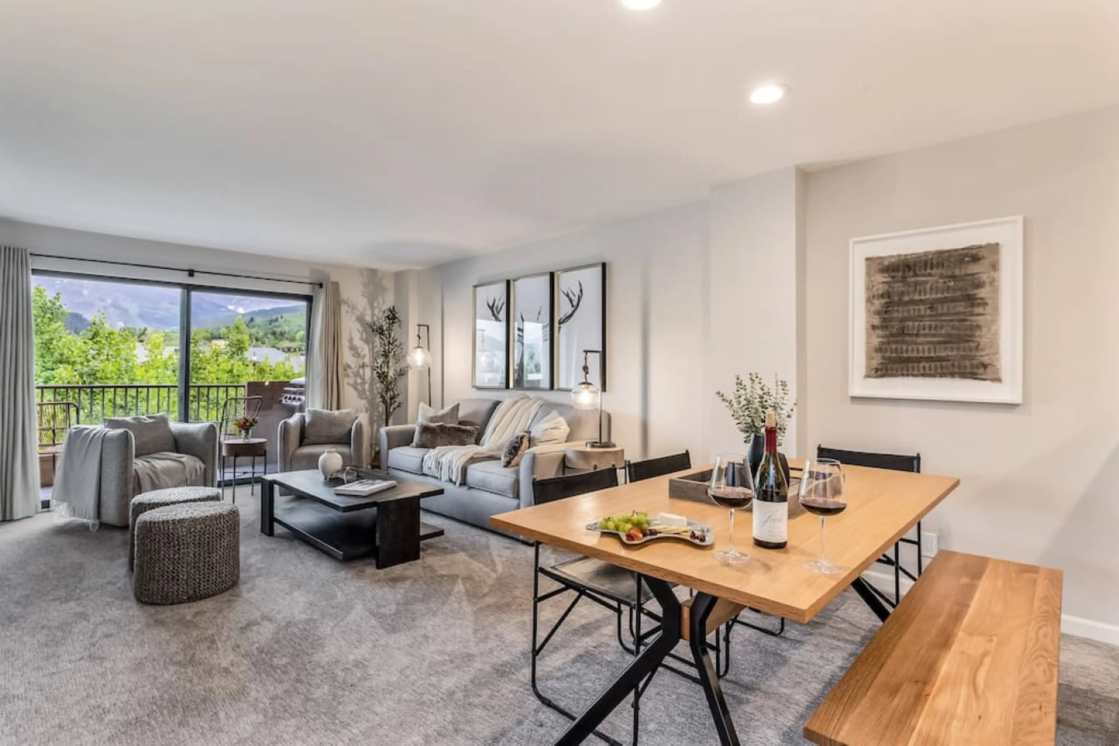 Comfortable open concept living & dining