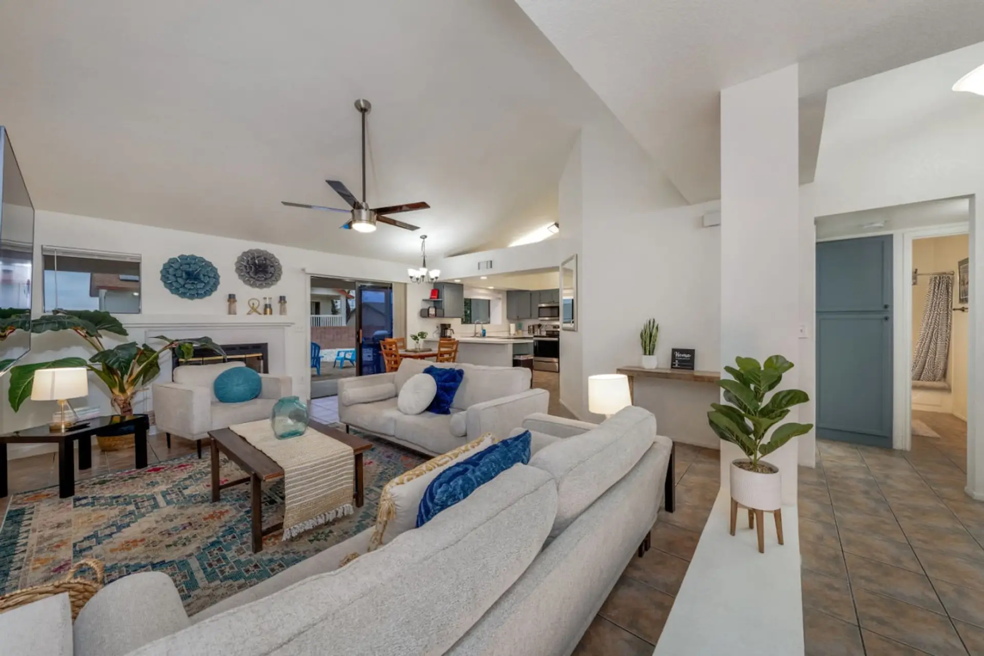 Open living area with plenty of seating so everyone can enjoy relaxing