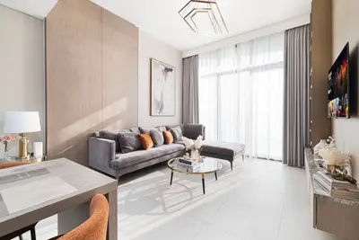 Modern 1BR | Pool & Gym | Westwood Grande 2