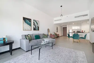 Stylish 1-Bedroom Apartment in Bahia 2