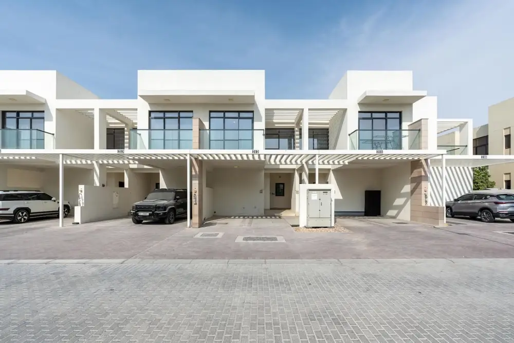 Spacious 3BR Villa in DAMAC Hills, Rockwood