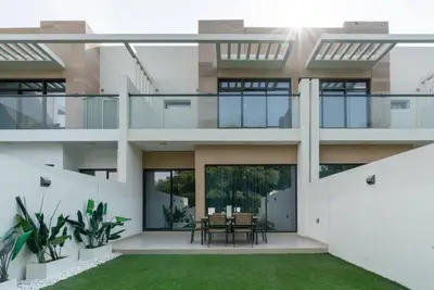Spacious 3BR Villa in DAMAC Hills, Rockwood
