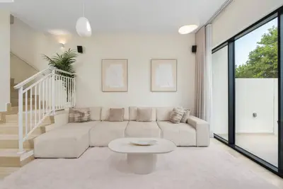 Spacious 3BR Villa in DAMAC Hills, Rockwood