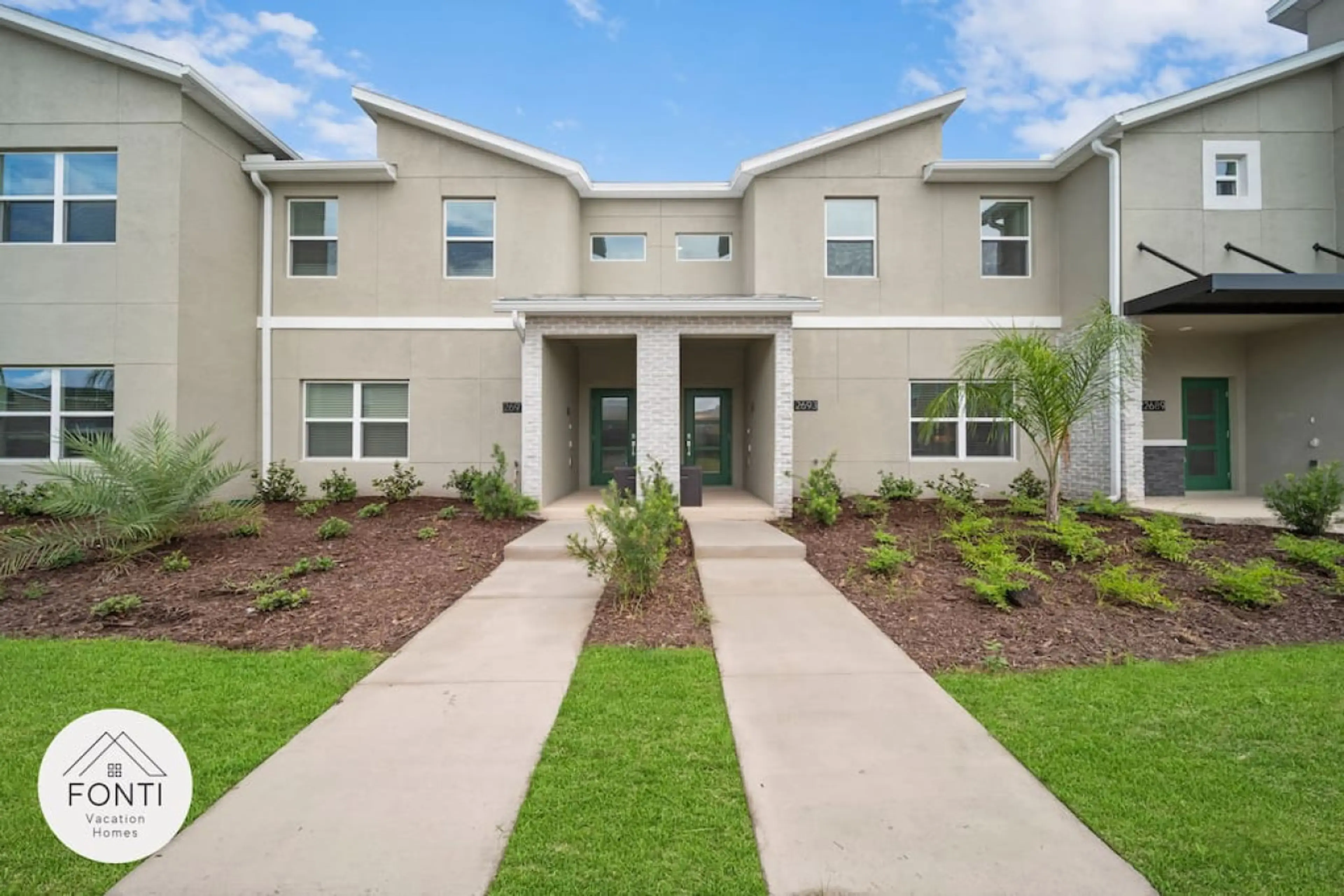 House front View#Disney #Parks #kingdom #springs #StoreyLake #Apartment #Vacation #Rental #waterpark #Kissimmee #Orlando #universal #citywalk