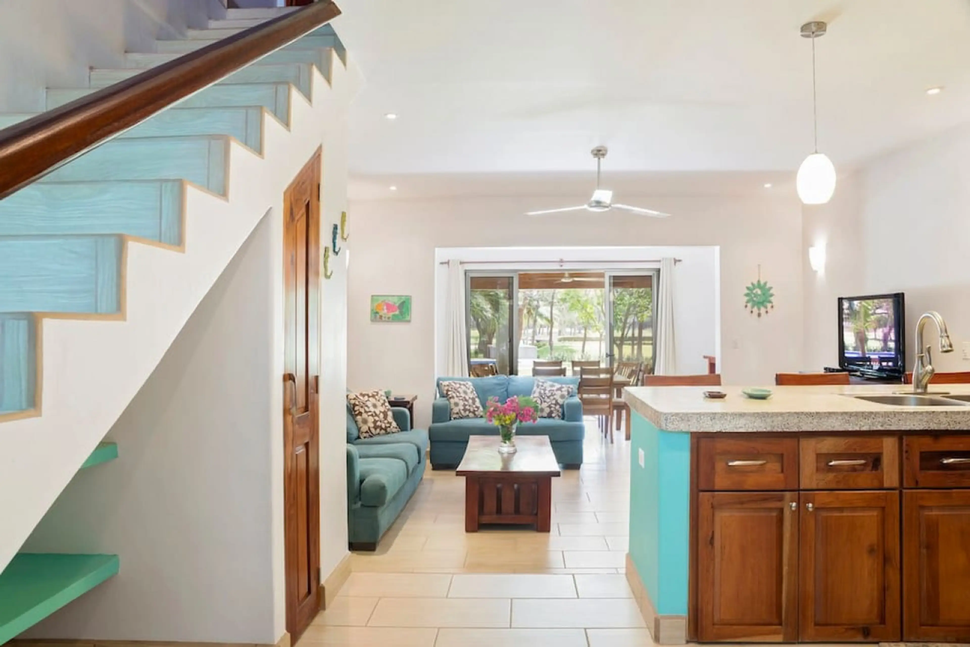 Kitchen/Living Area