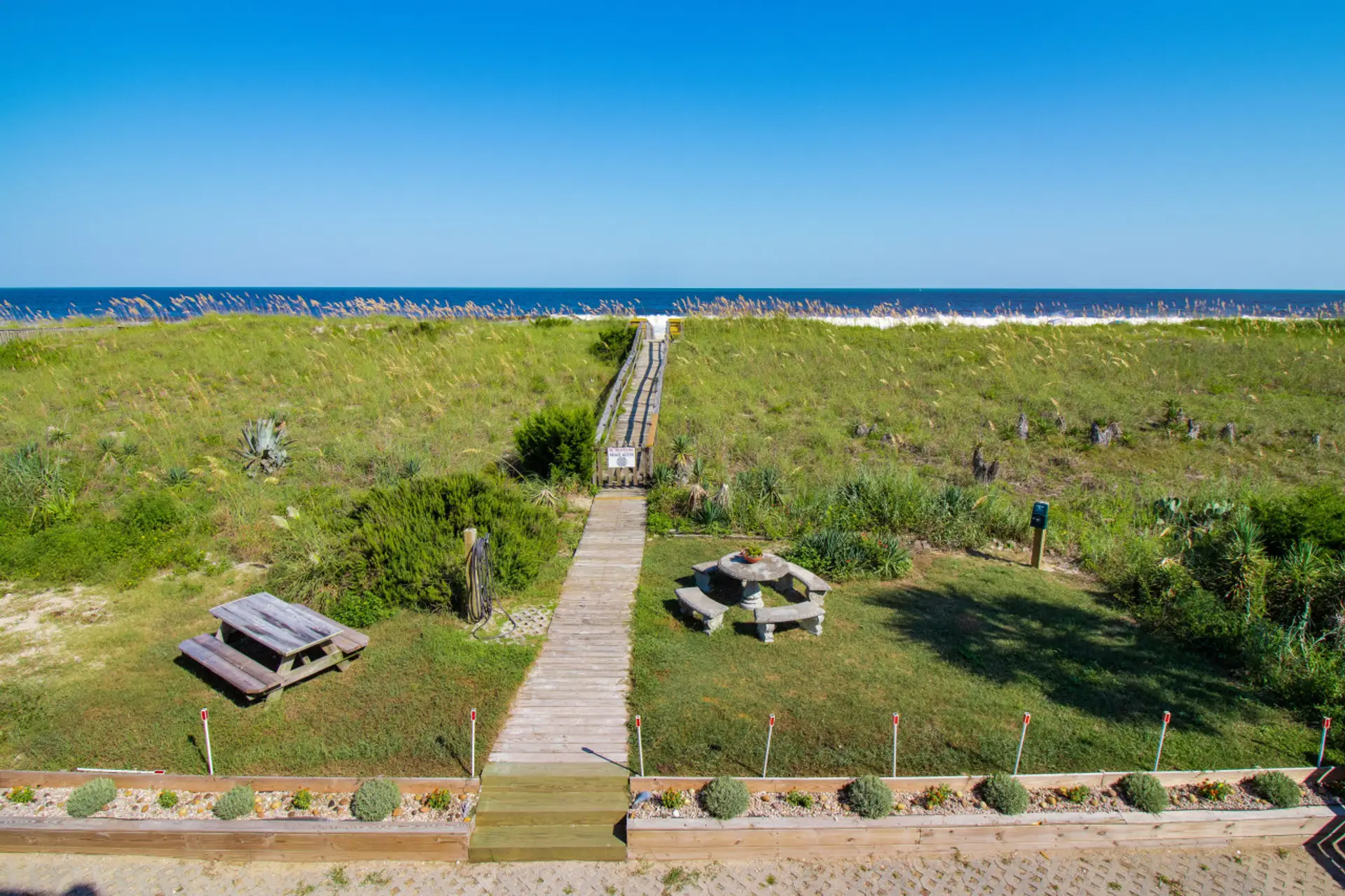 Private beach access, picnic & dog walk area