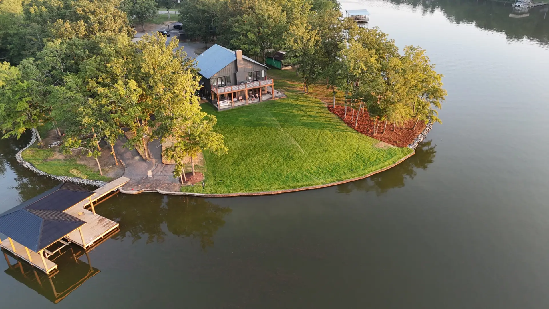 Beautiful Lake house in the center of Waterhouse Cove on Weiss Lake