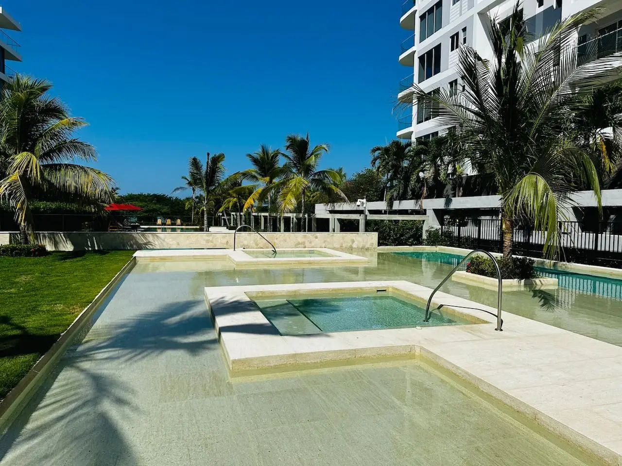 Amazing Loft / Private Beach + Pools + Natural - Image 31