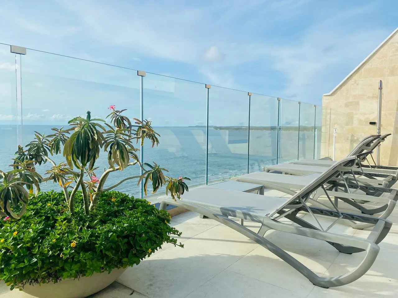 Spiaggia – Amazing Beach Dúplex – Infinity Pool - Image 36