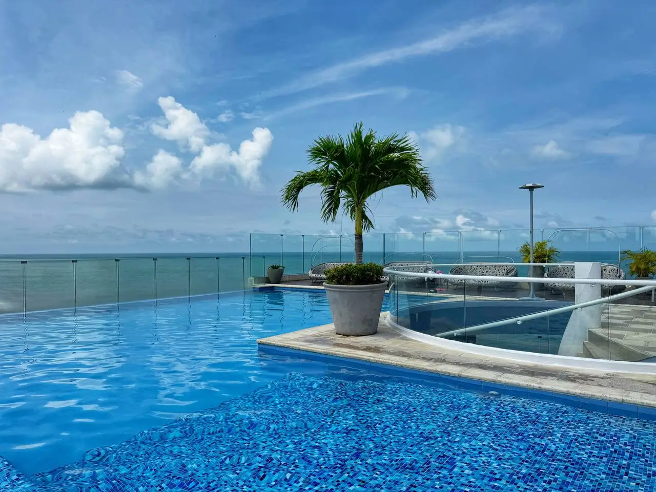Spiaggia – Amazing Beach Dúplex – Infinity Pool - Image 3
