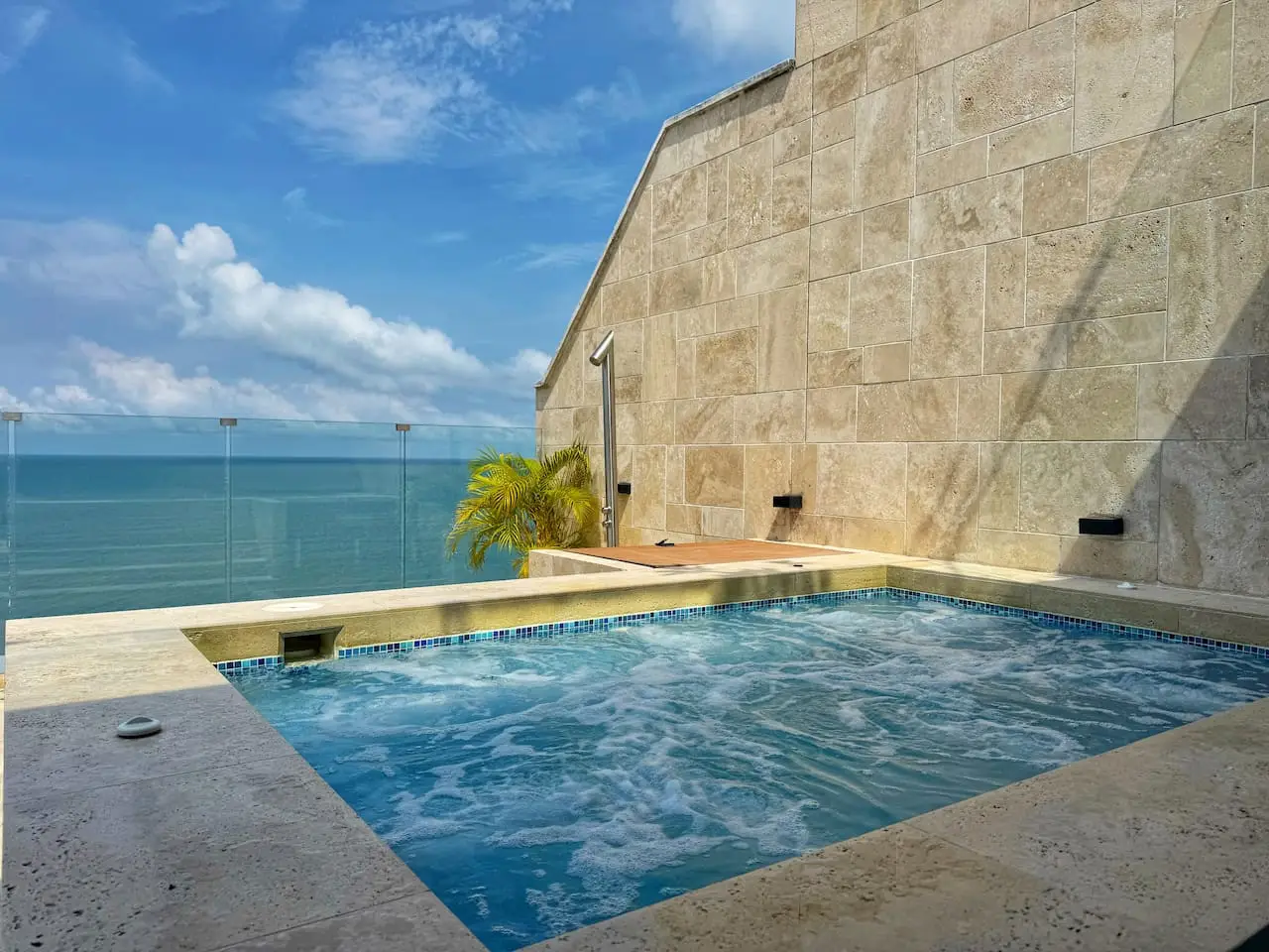 Spiaggia – Amazing Beach Dúplex – Infinity Pool - Image 1