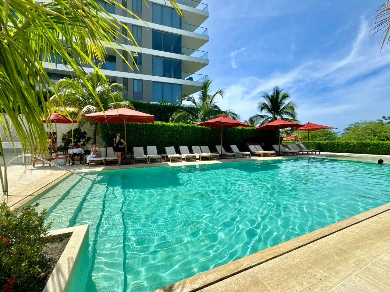 Beautiful Loft with Private Beach - Image 104