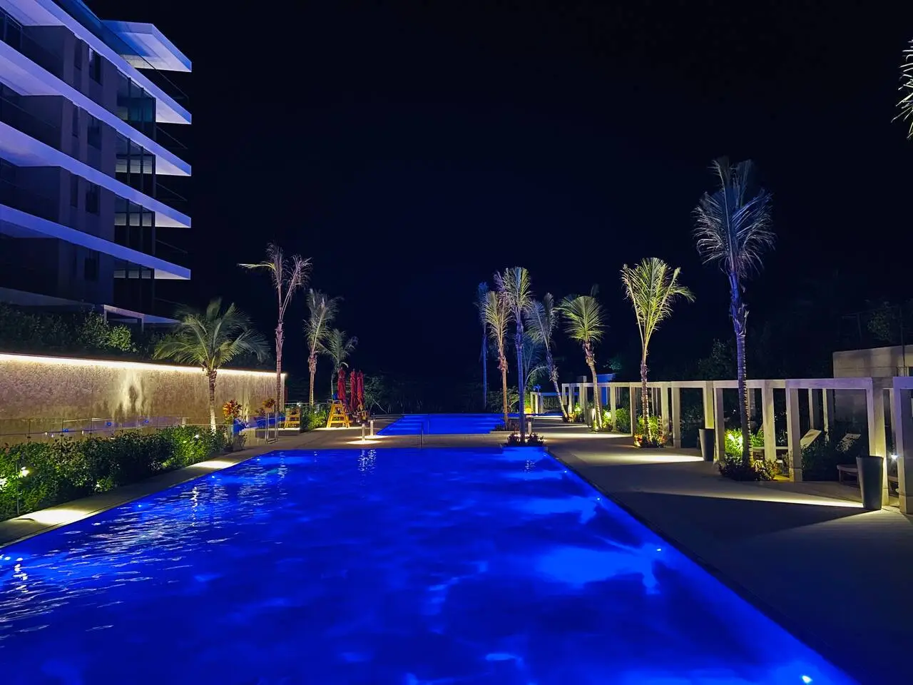 Beautiful Loft with Private Beach - Image 74