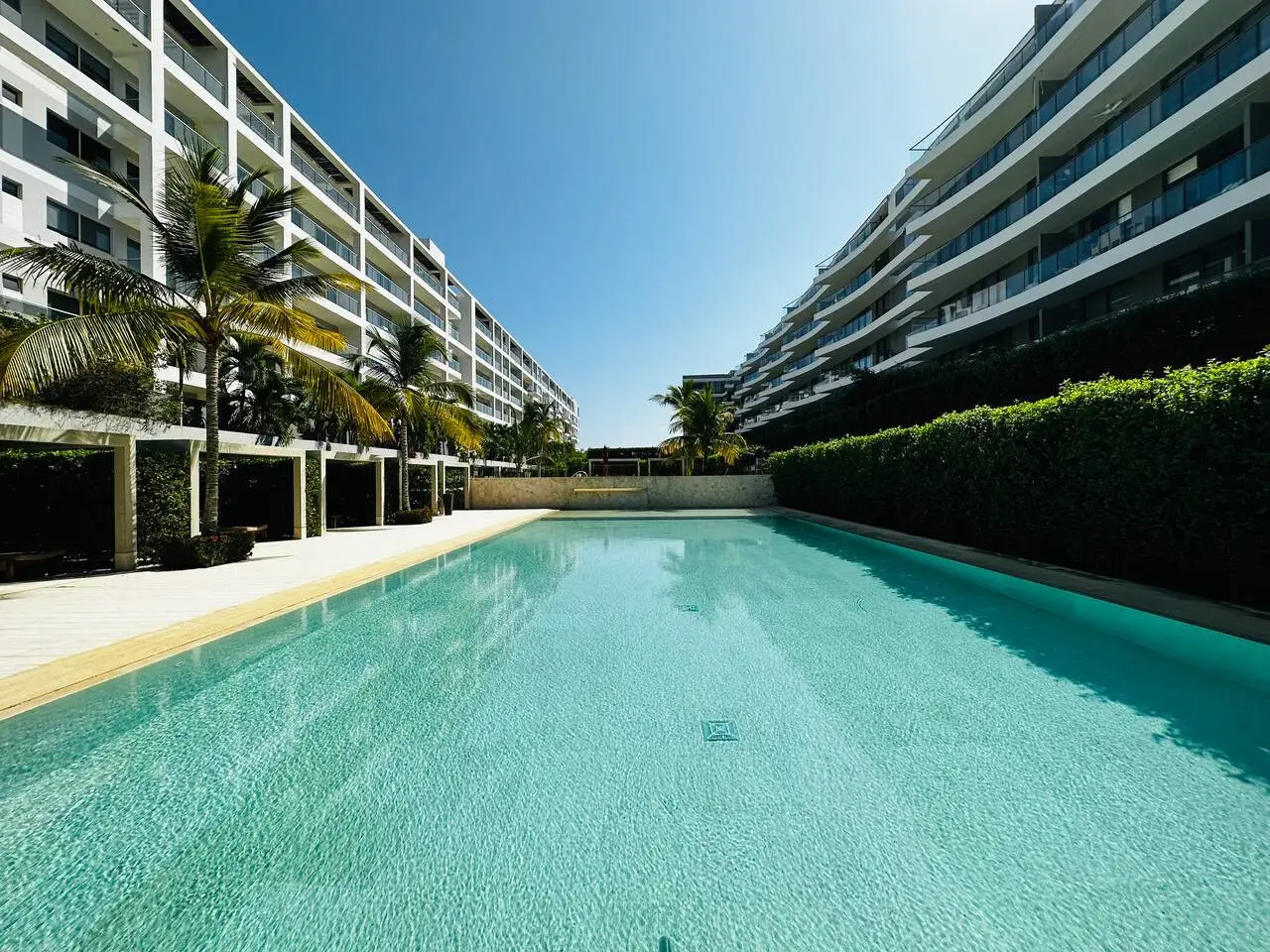 Beautiful Loft with Private Beach - Image 93