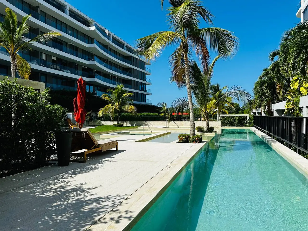 Beautiful Loft with Private Beach - Image 100